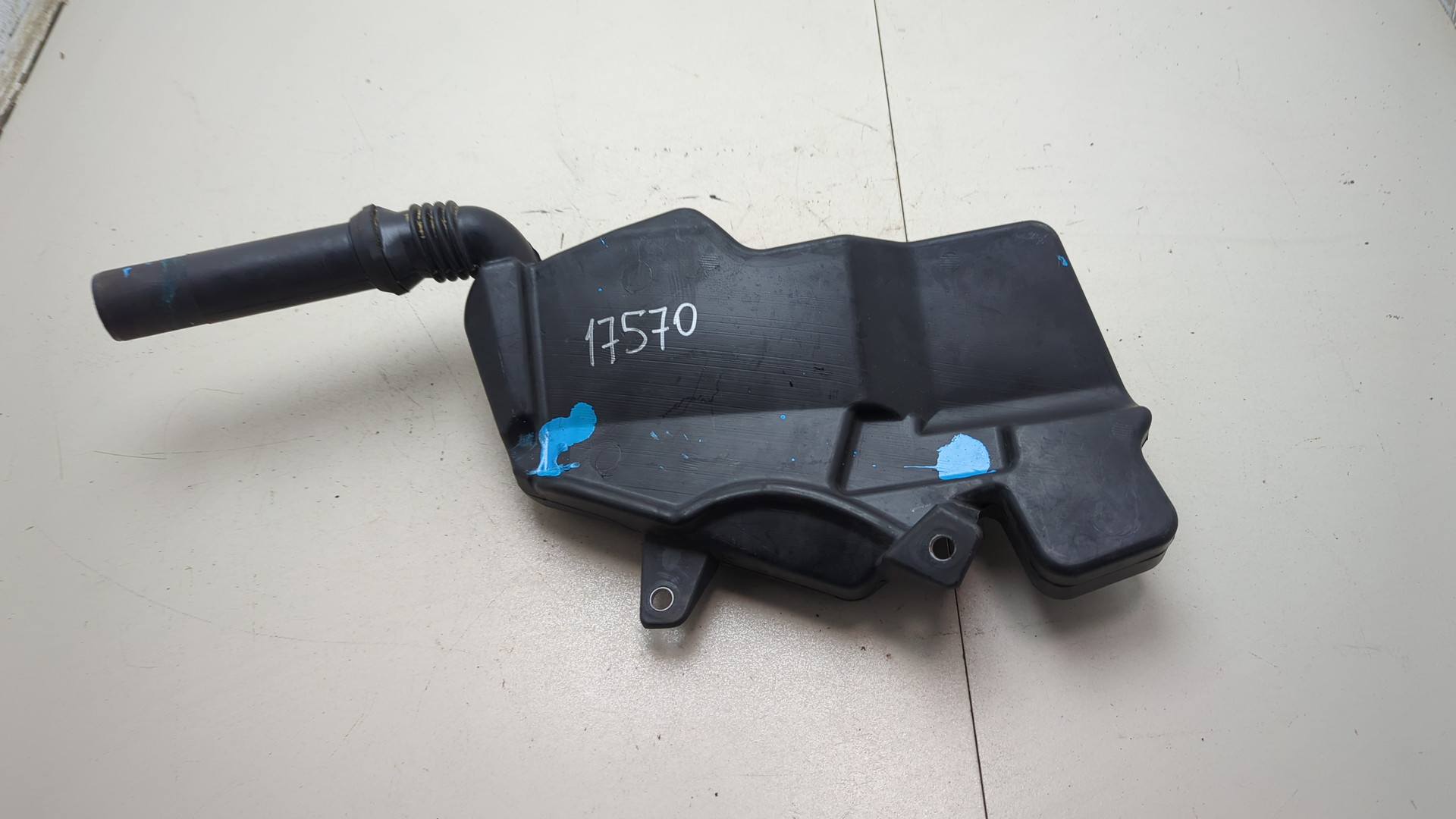 Бачок омывателя лобового стекла