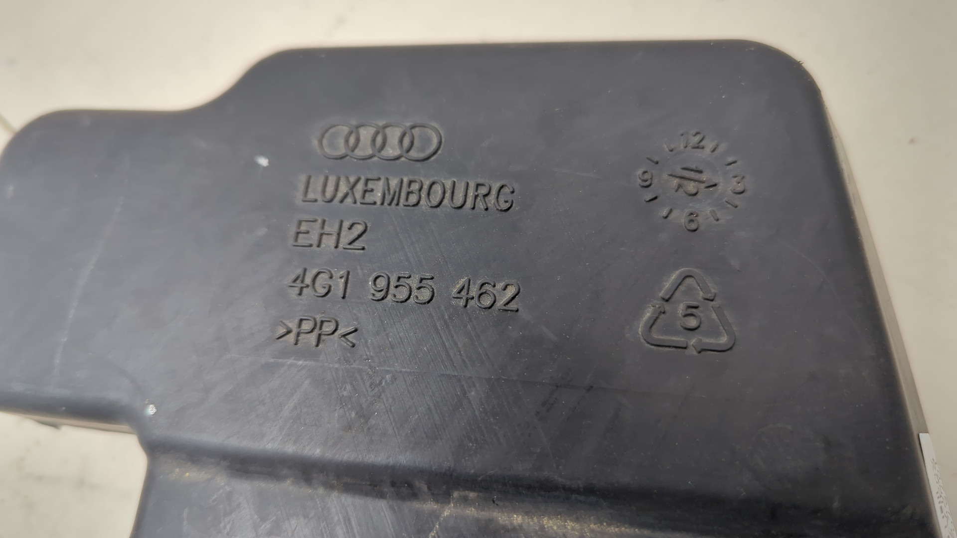 Бачок омывателя лобового стекла