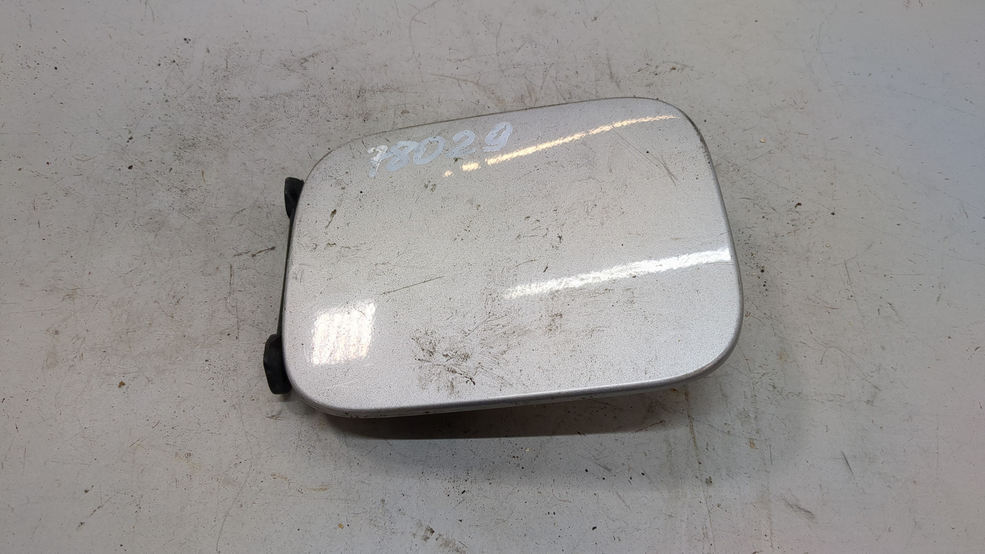 Лючок бензобака