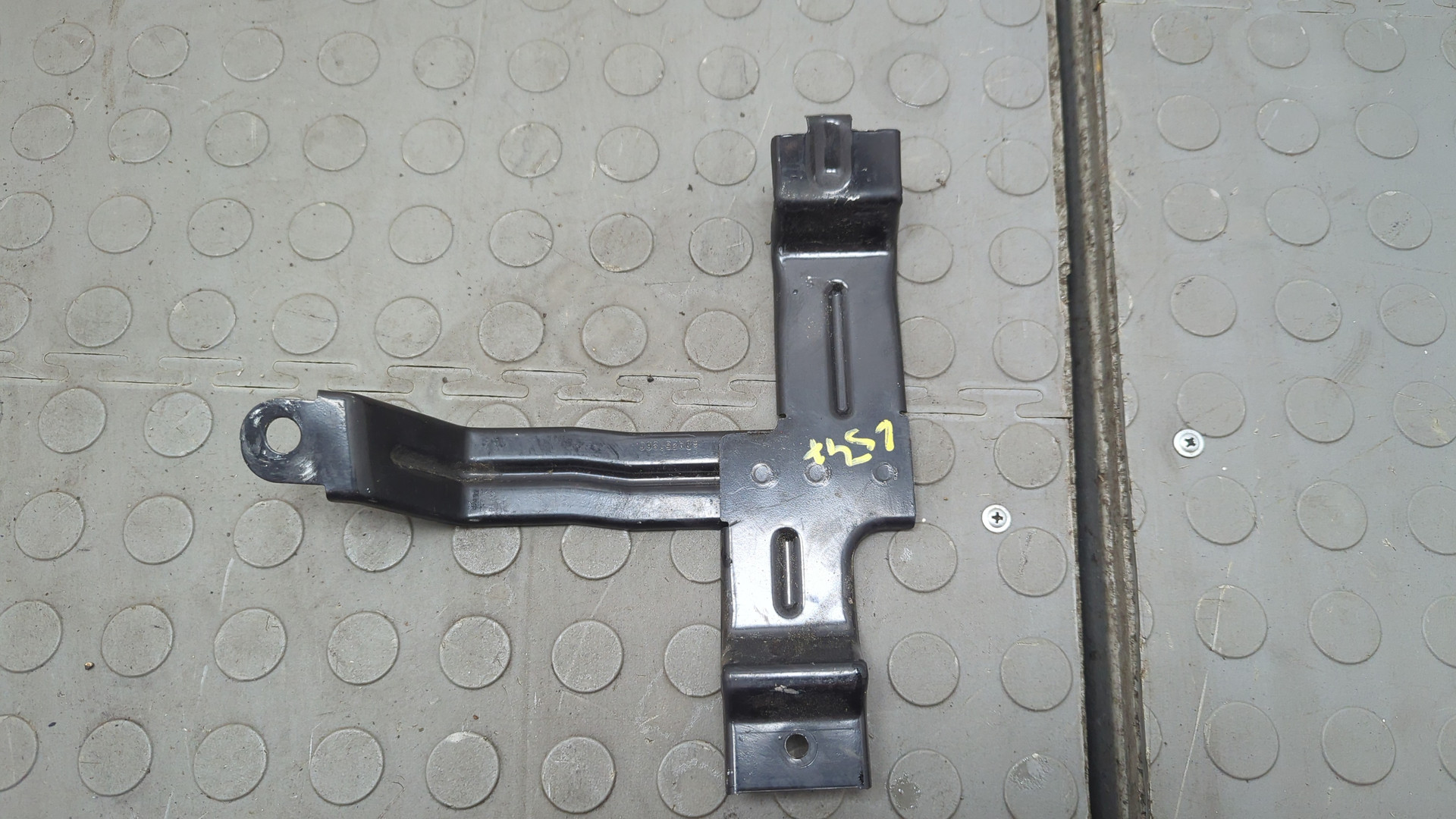 Кронштейн (сопут. товар)