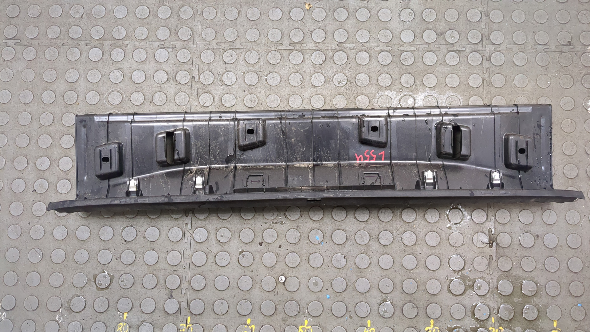 Обшивка багажника