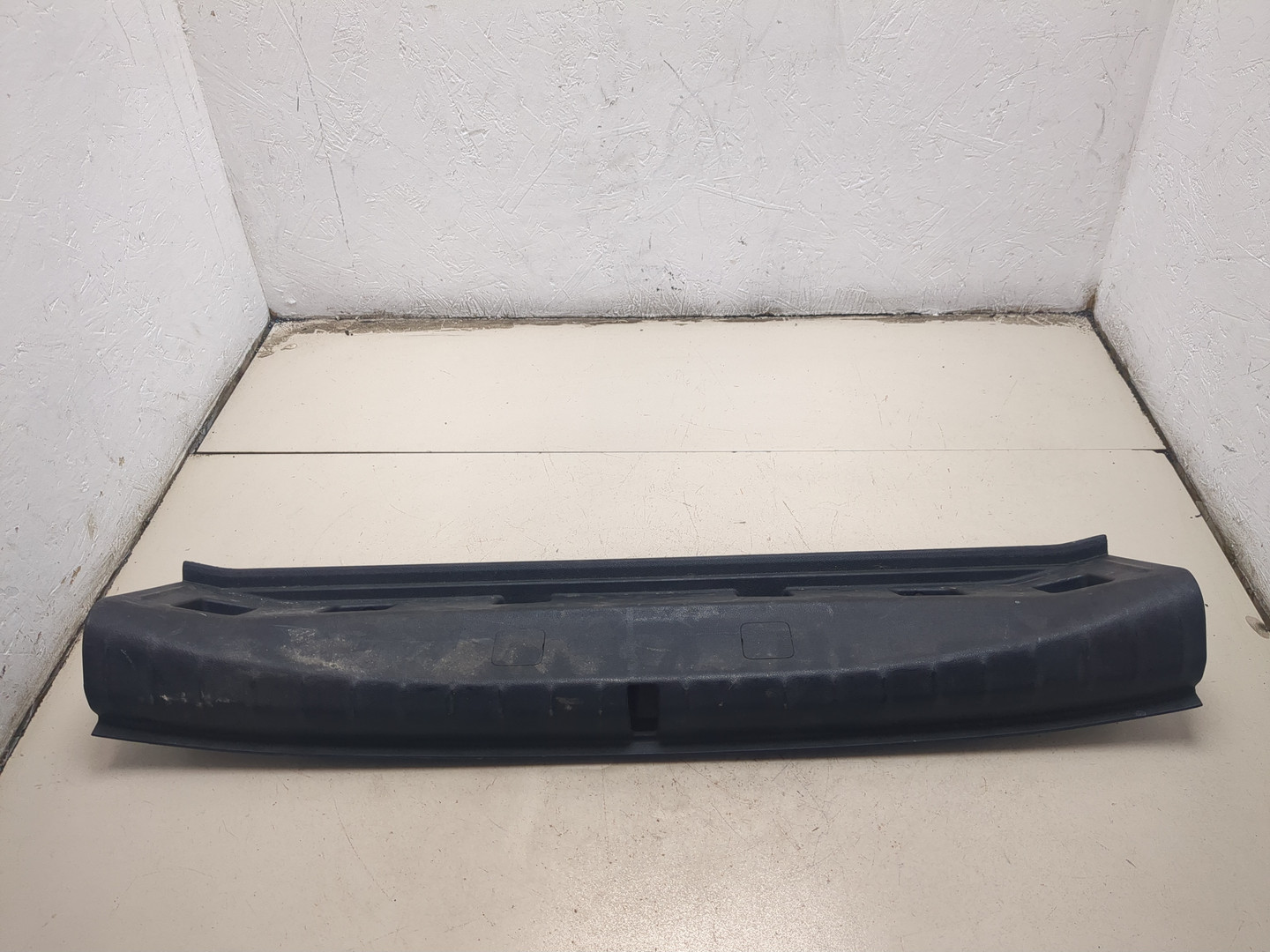 Обшивка багажника