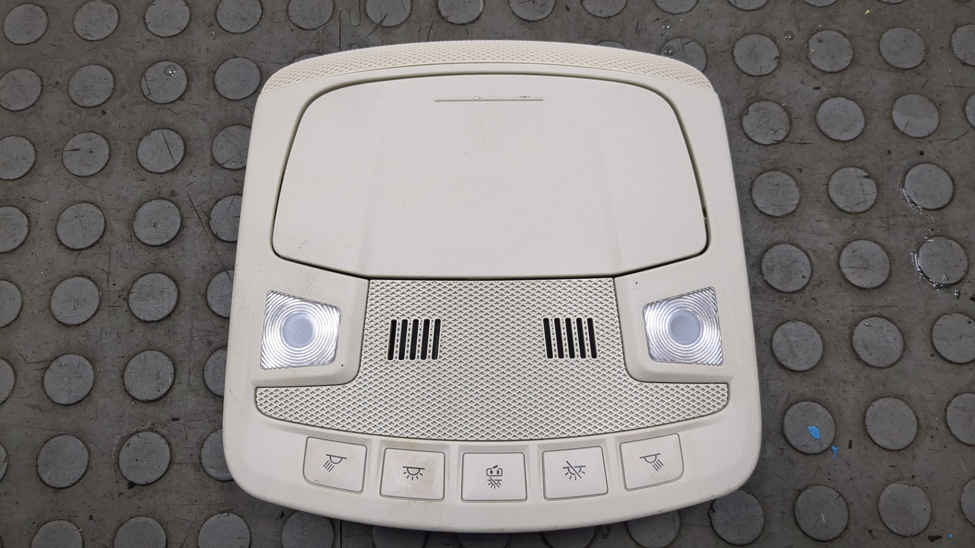 Плафон салонный