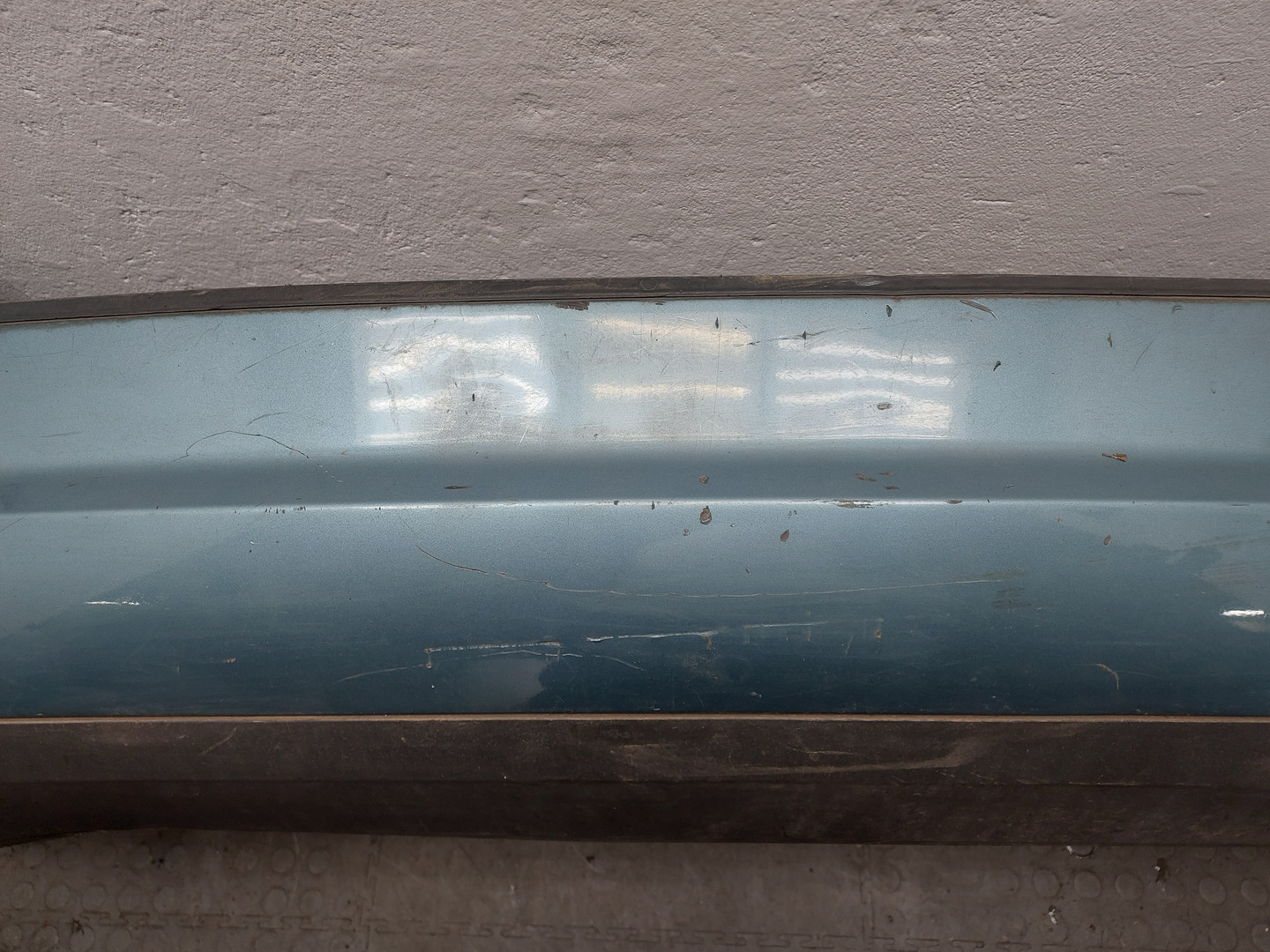 Бампер задний