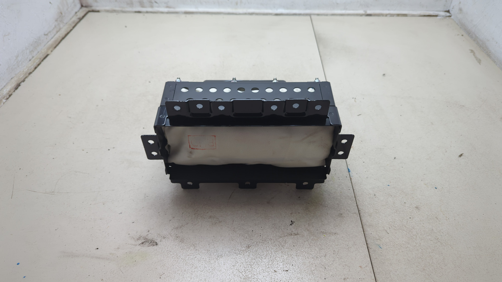 Подушка безопасности пассажирская (в торпедо)