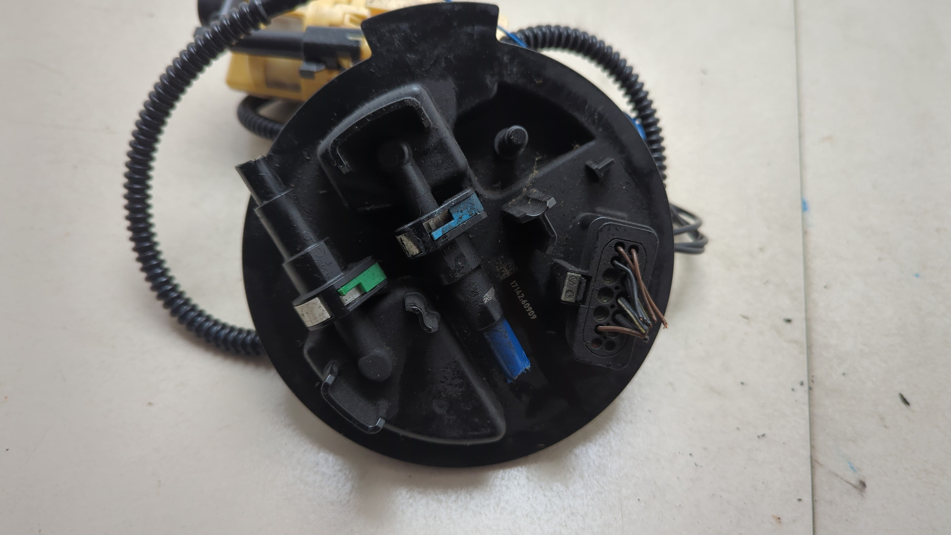 Насос топливный электрический