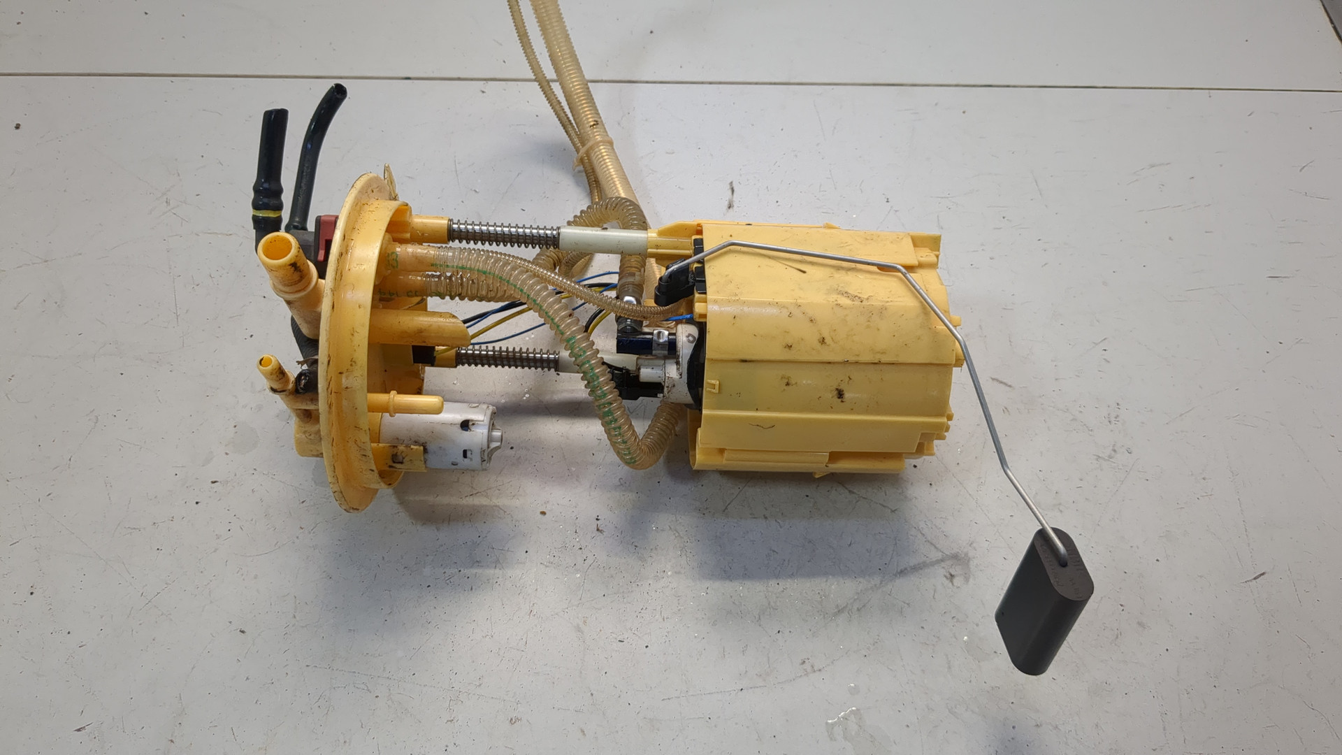 Насос топливный электрический