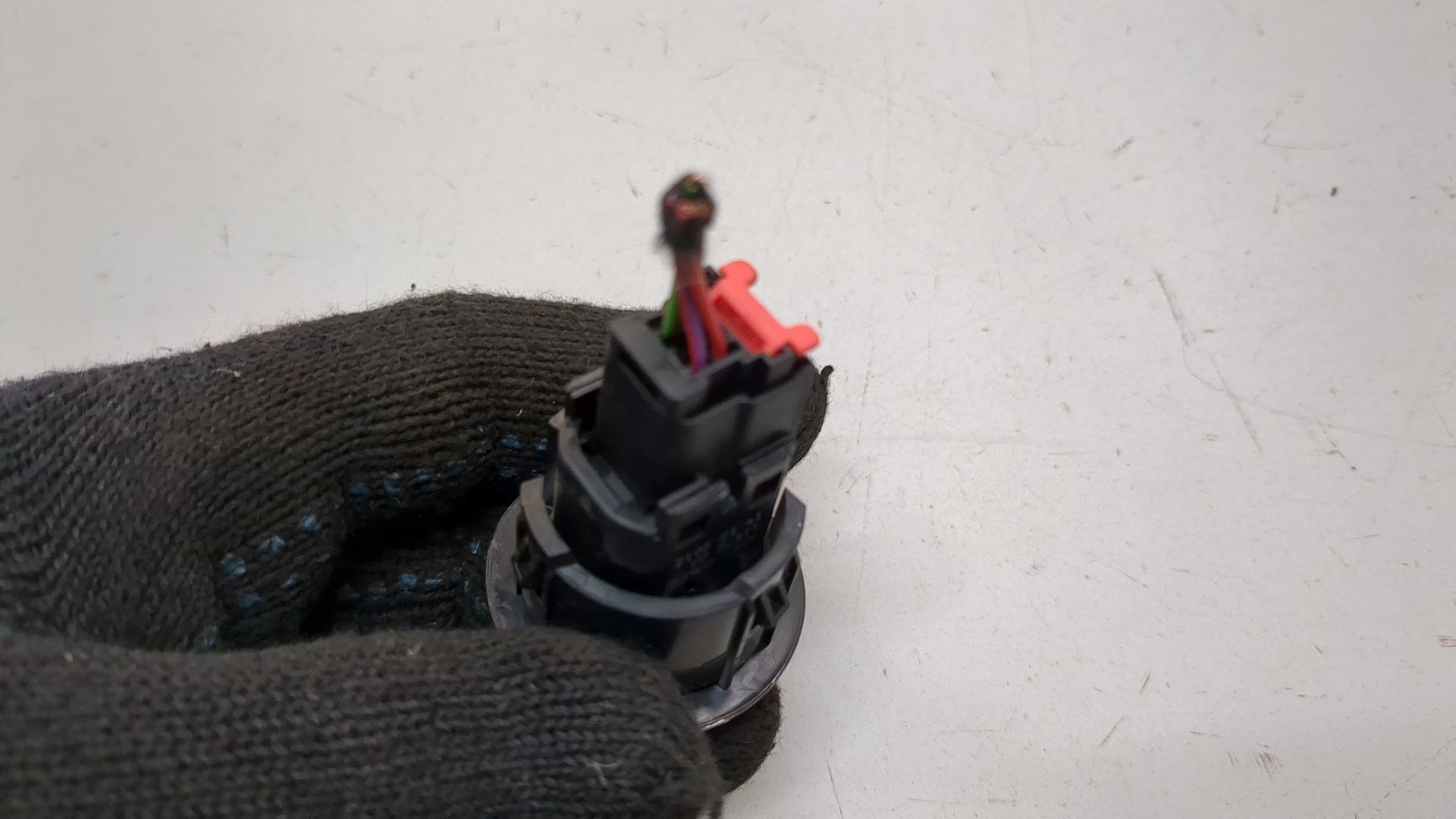 Кнопка запуска двигателя