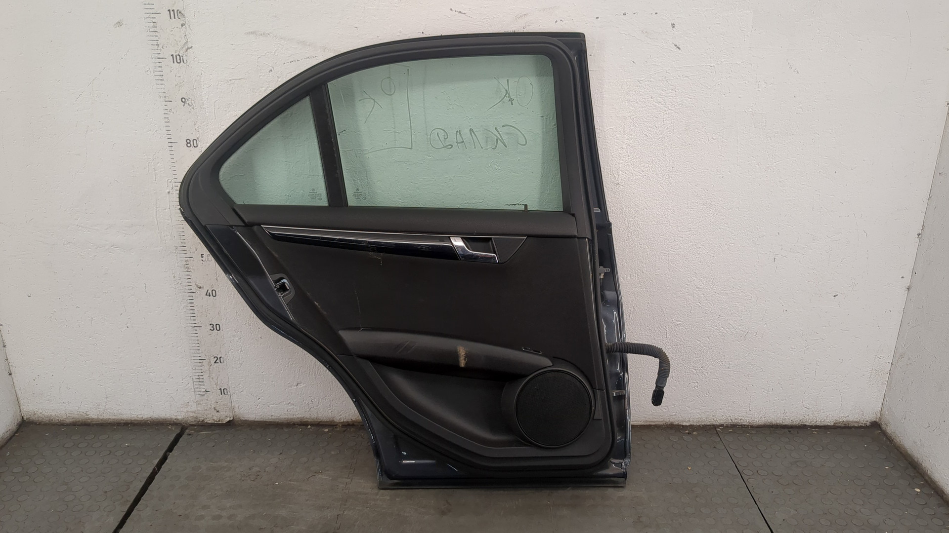 Дверь задняя левая