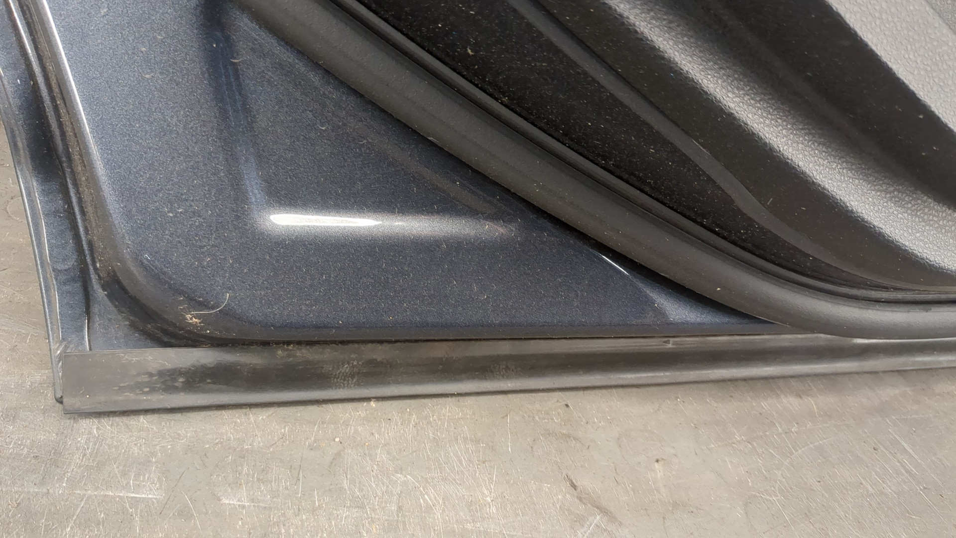 Дверь задняя левая