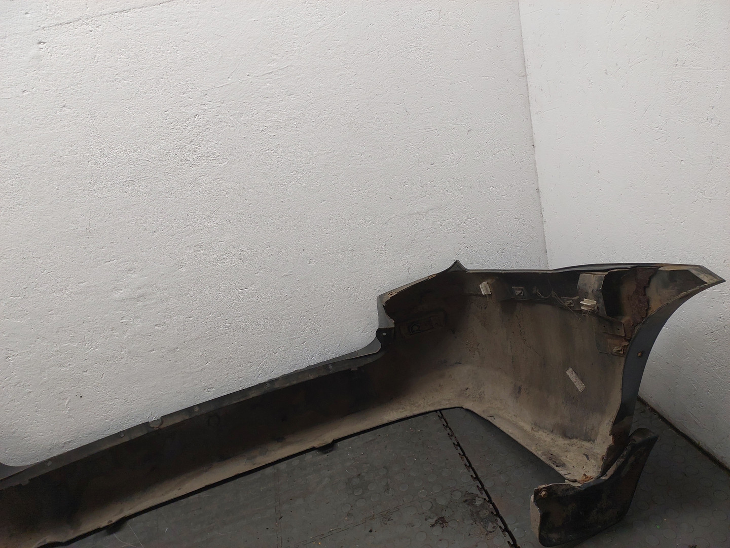 Бампер задний