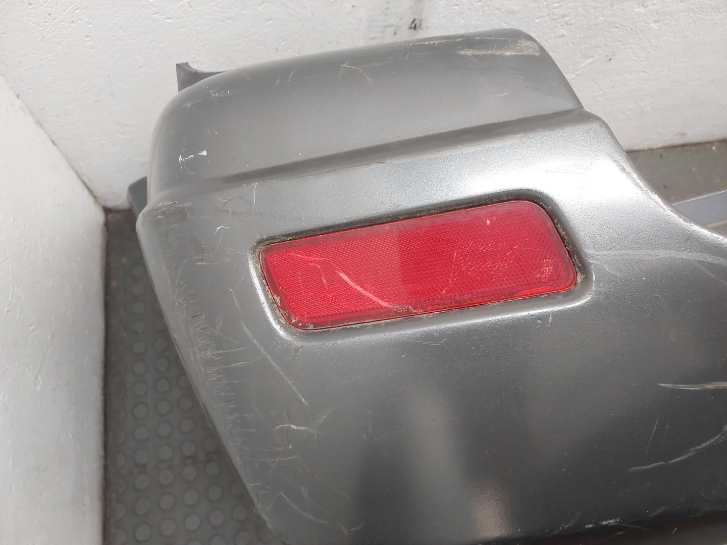 Бампер задний