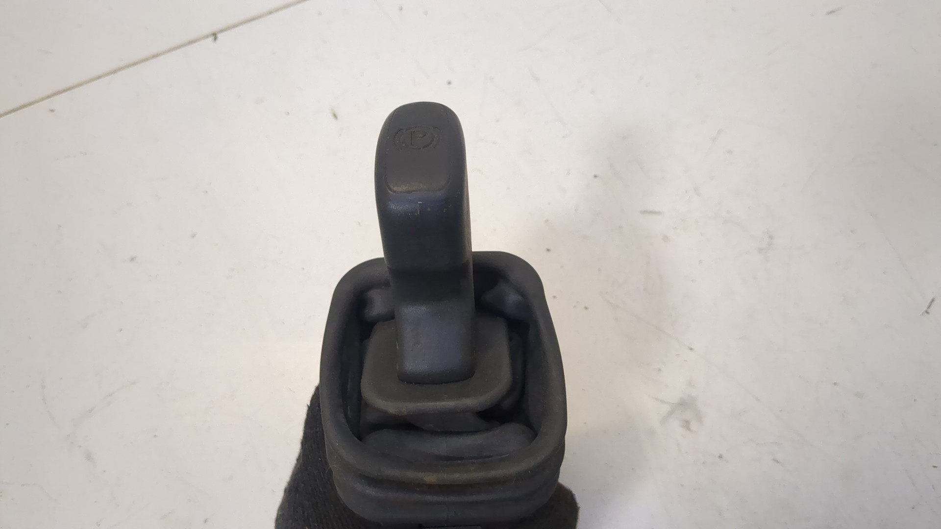 Рычаг стояночного тормоза