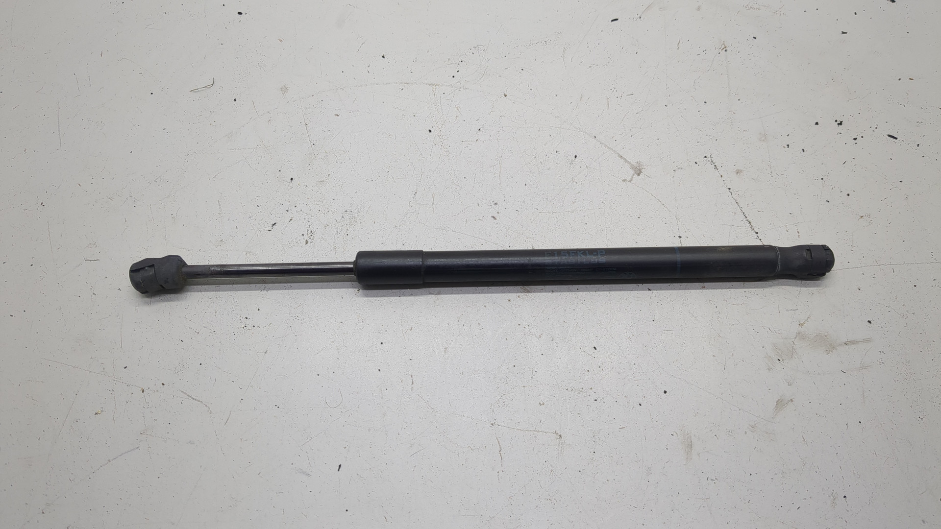 Амортизатор капота