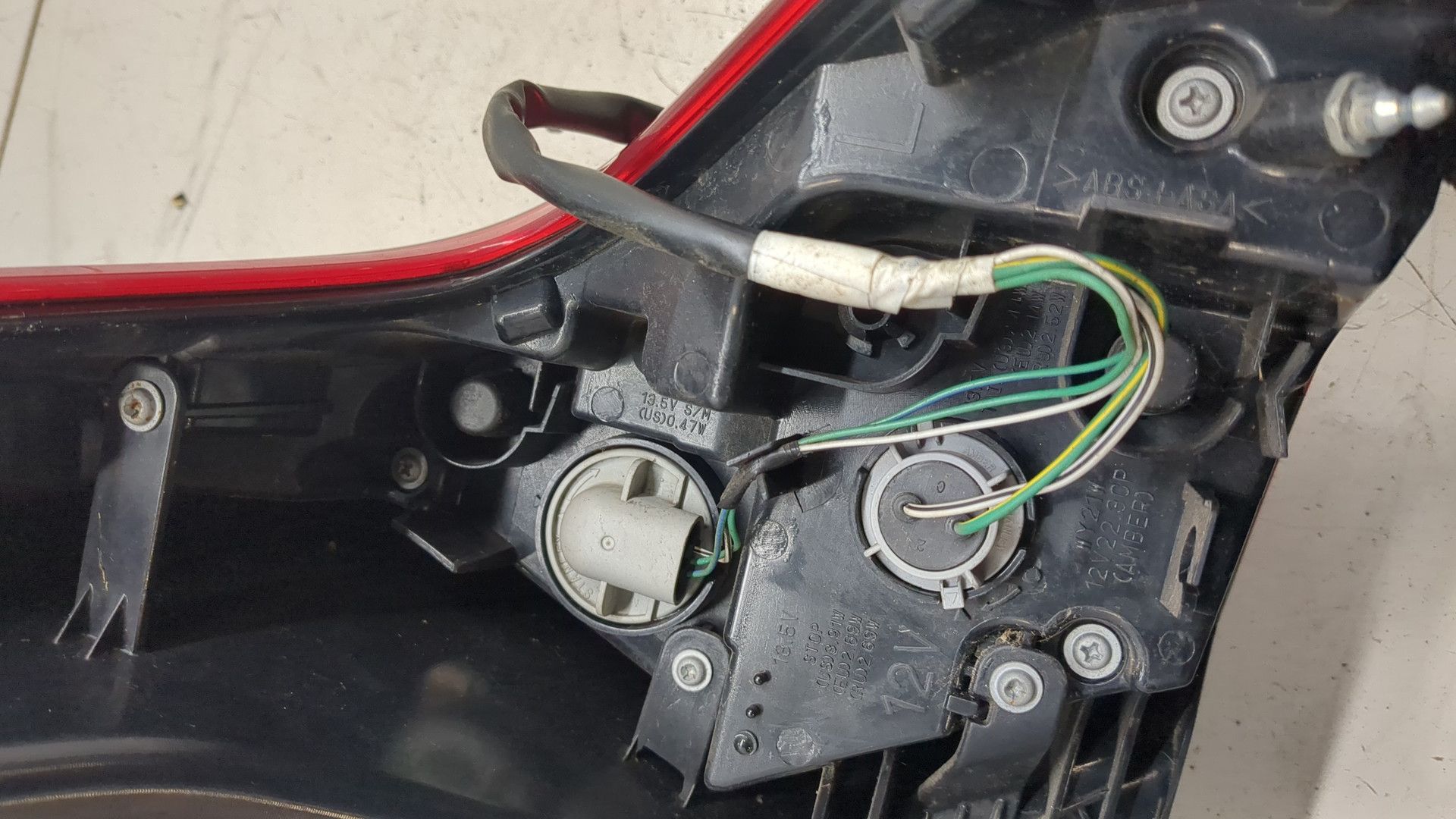 Фонарь задний левый