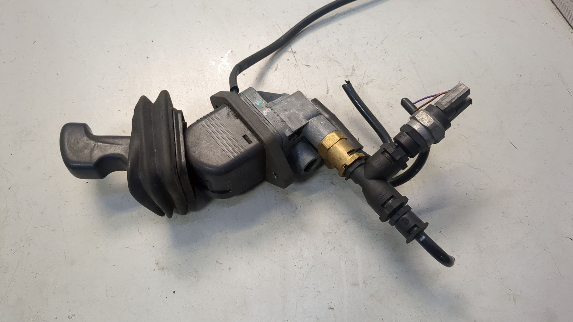 Рычаг стояночного тормоза