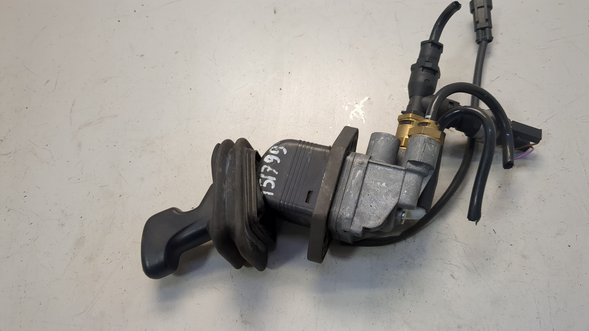 Рычаг стояночного тормоза