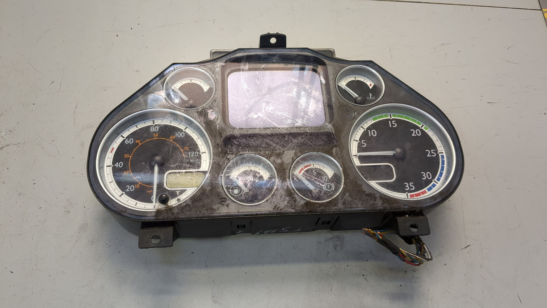 Панель приборов