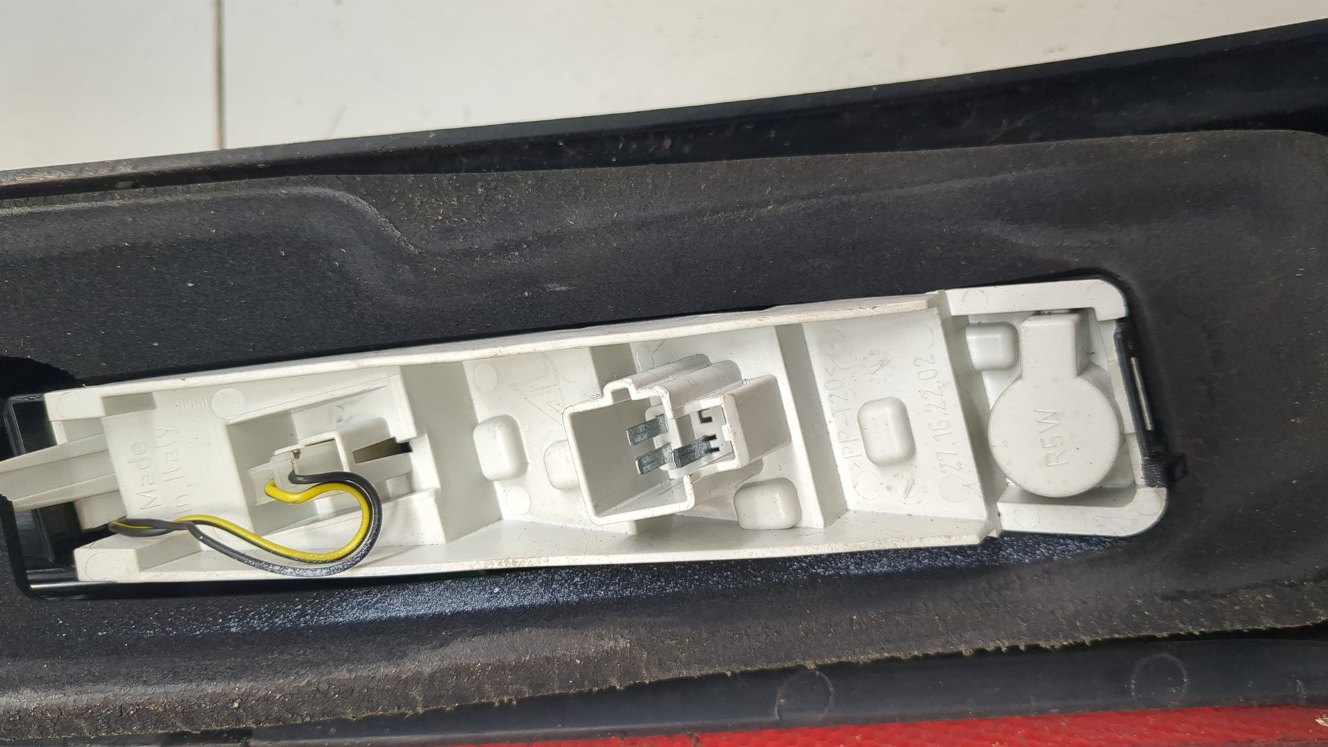 Фонарь задний правый