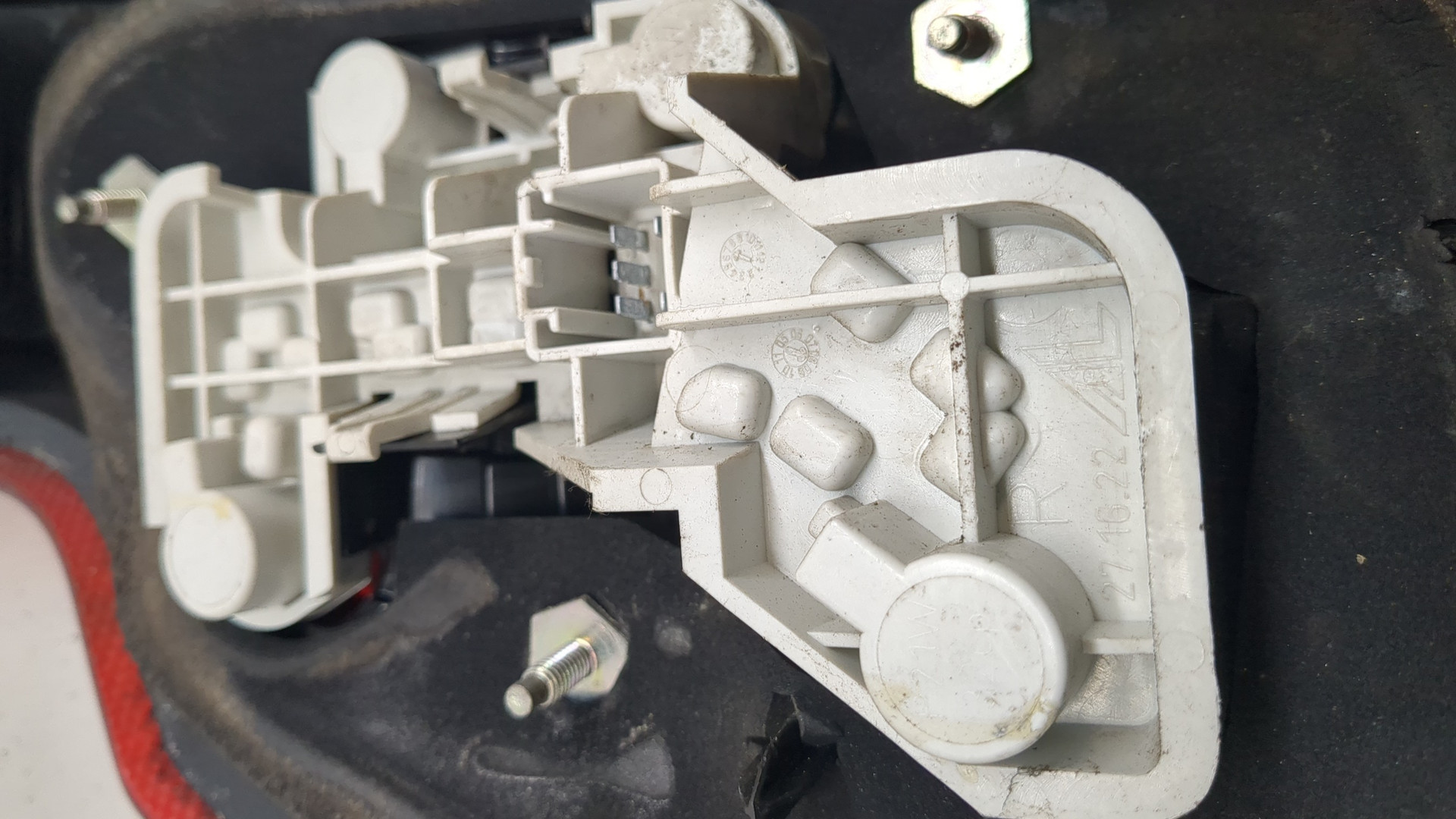 Фонарь задний правый