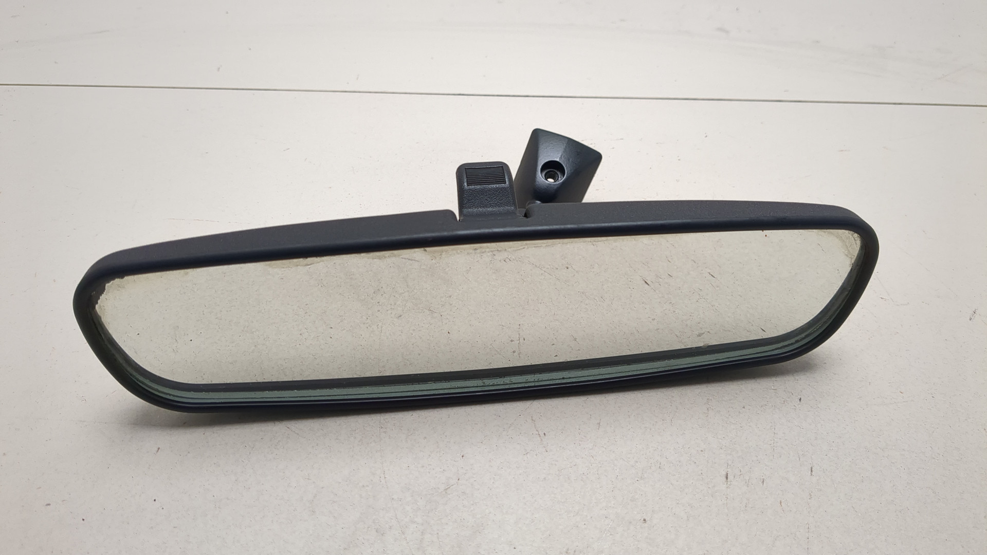 Зеркало заднего вида
