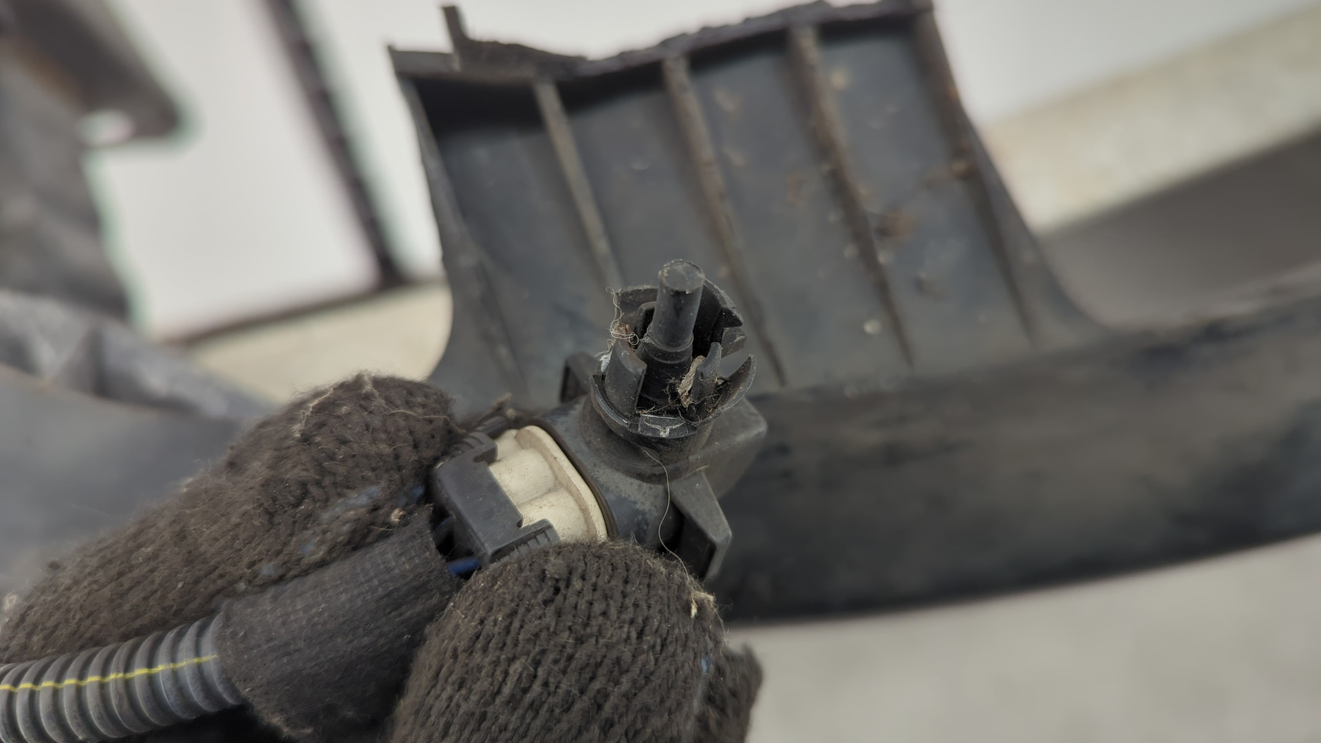 Усилитель переднего бампера