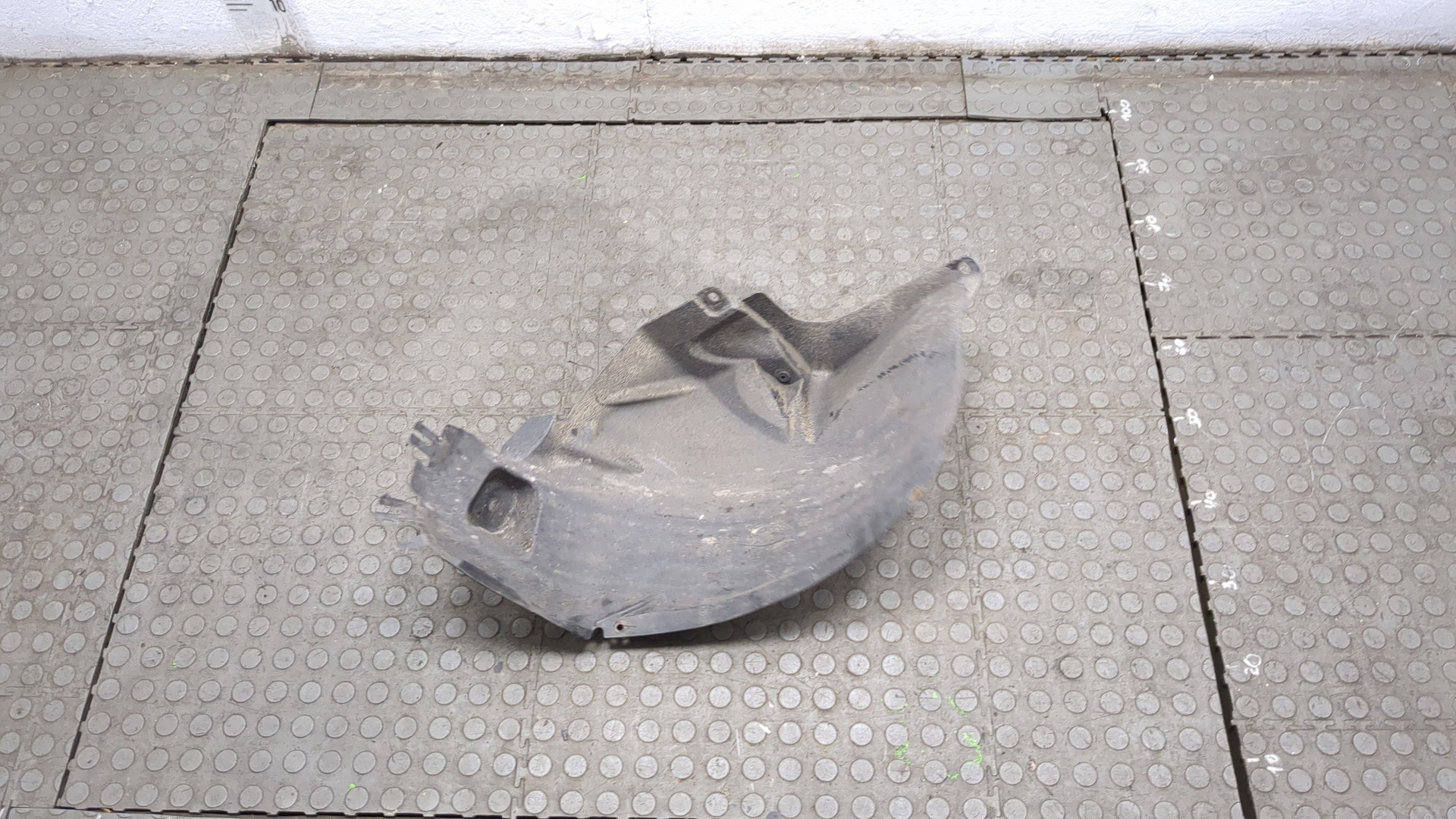 Локер передний левый