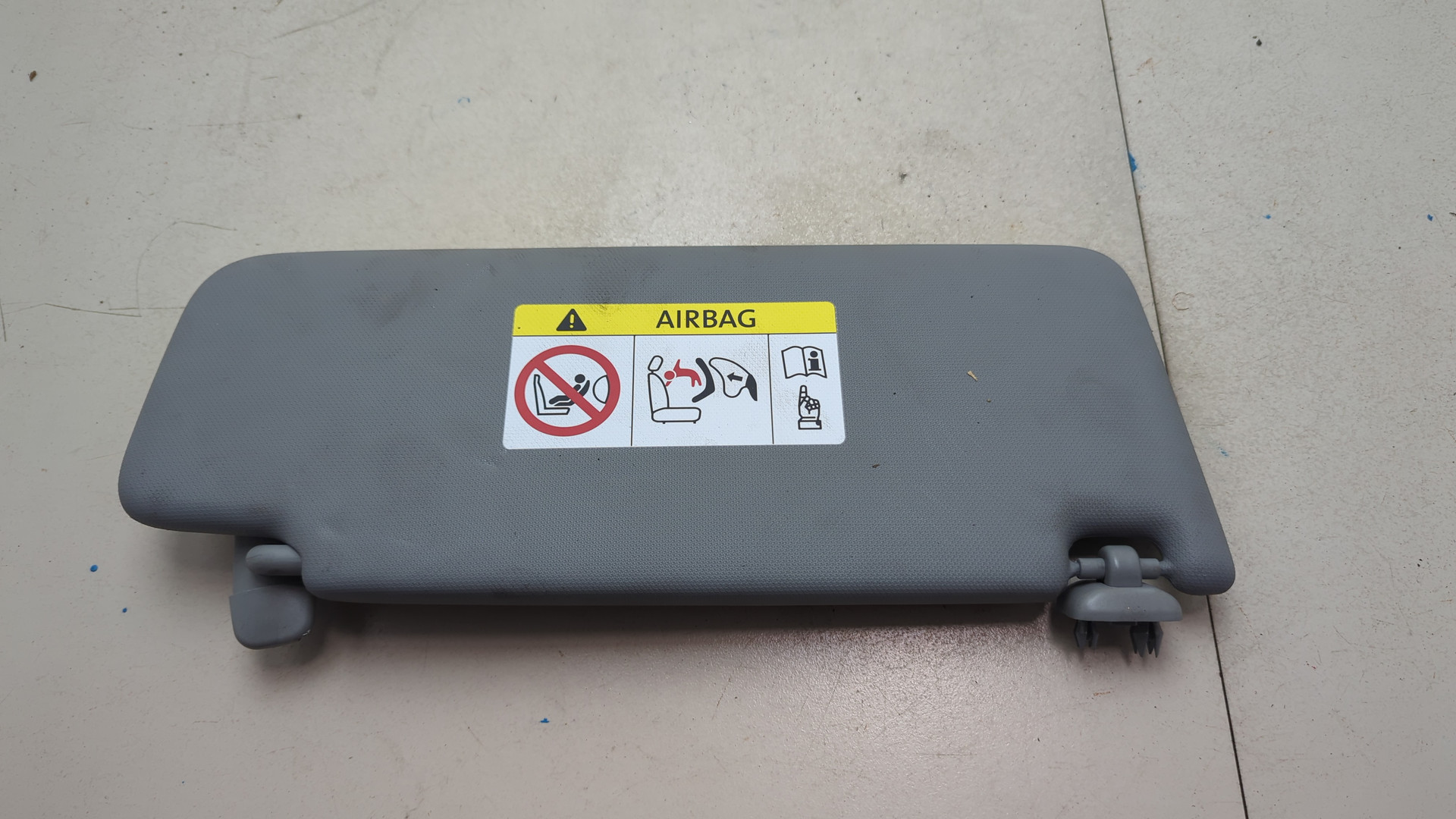 Козырек солнцезащитный