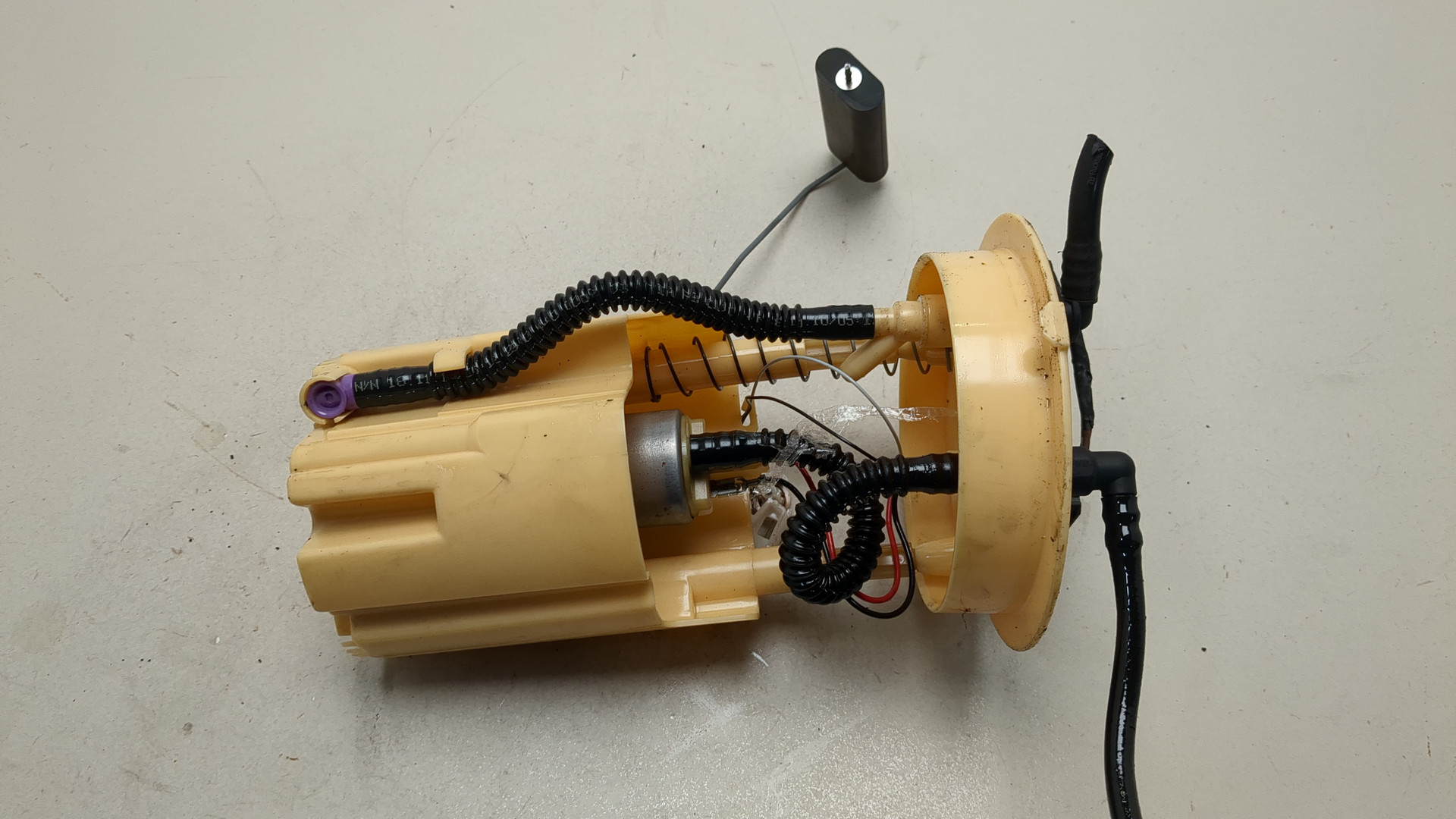 Насос топливный электрический