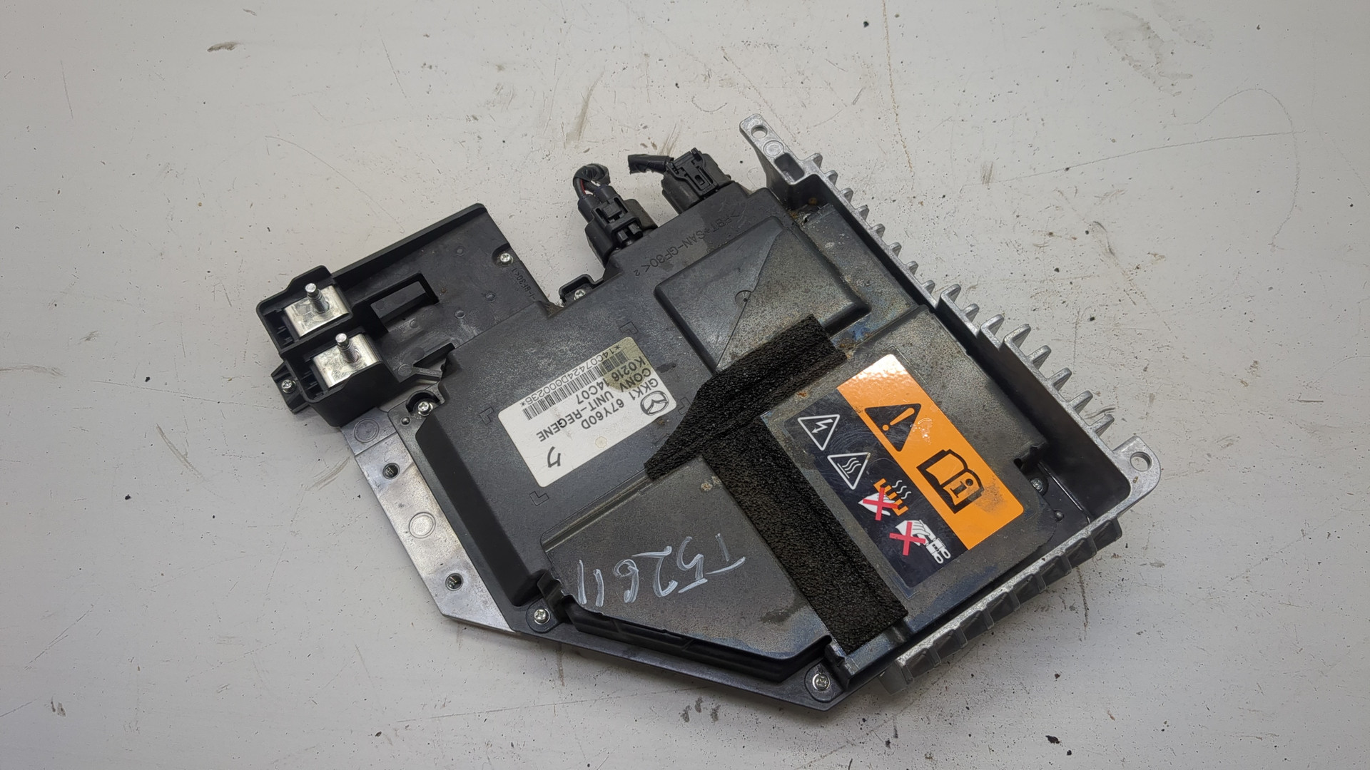 Преобразователь напряжения (адаптер)