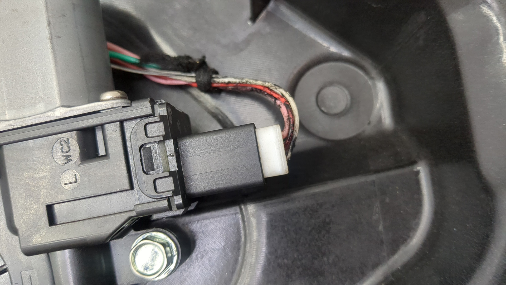 Стеклоподъемник электр. задний левый