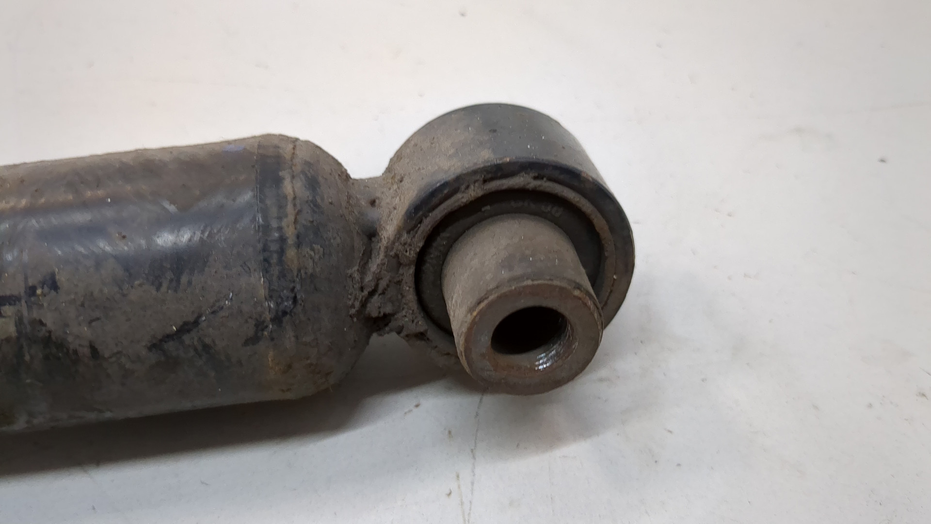 Амортизатор задний (стойка)