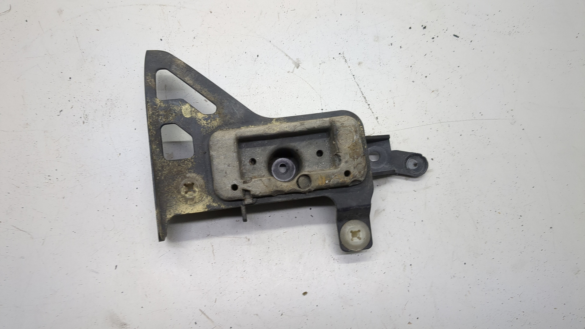 Заглушка поддомкратника