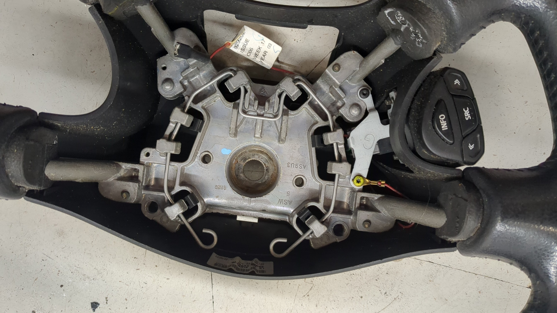 Рулевое колесо (руль)