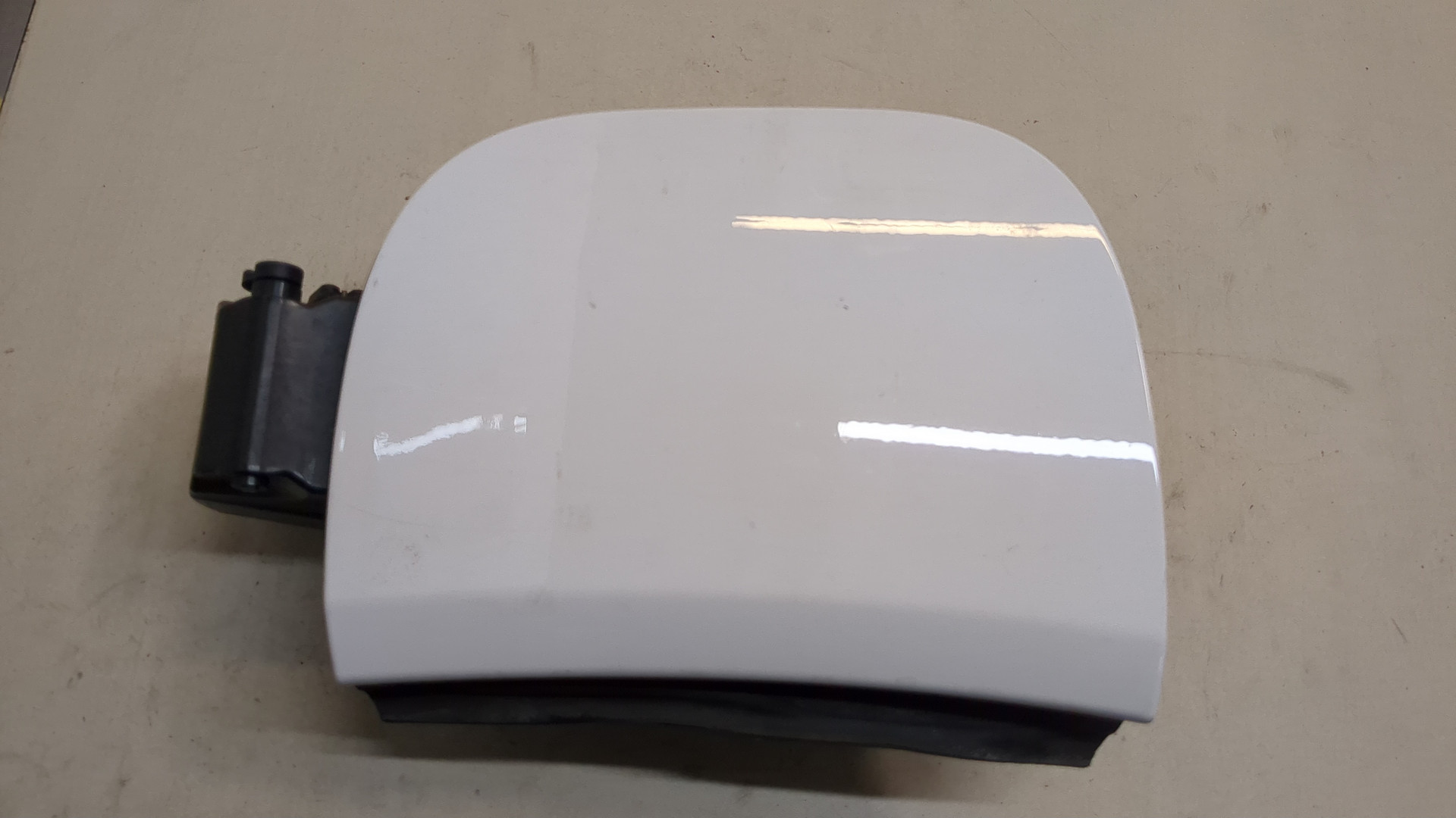 Лючок бензобака