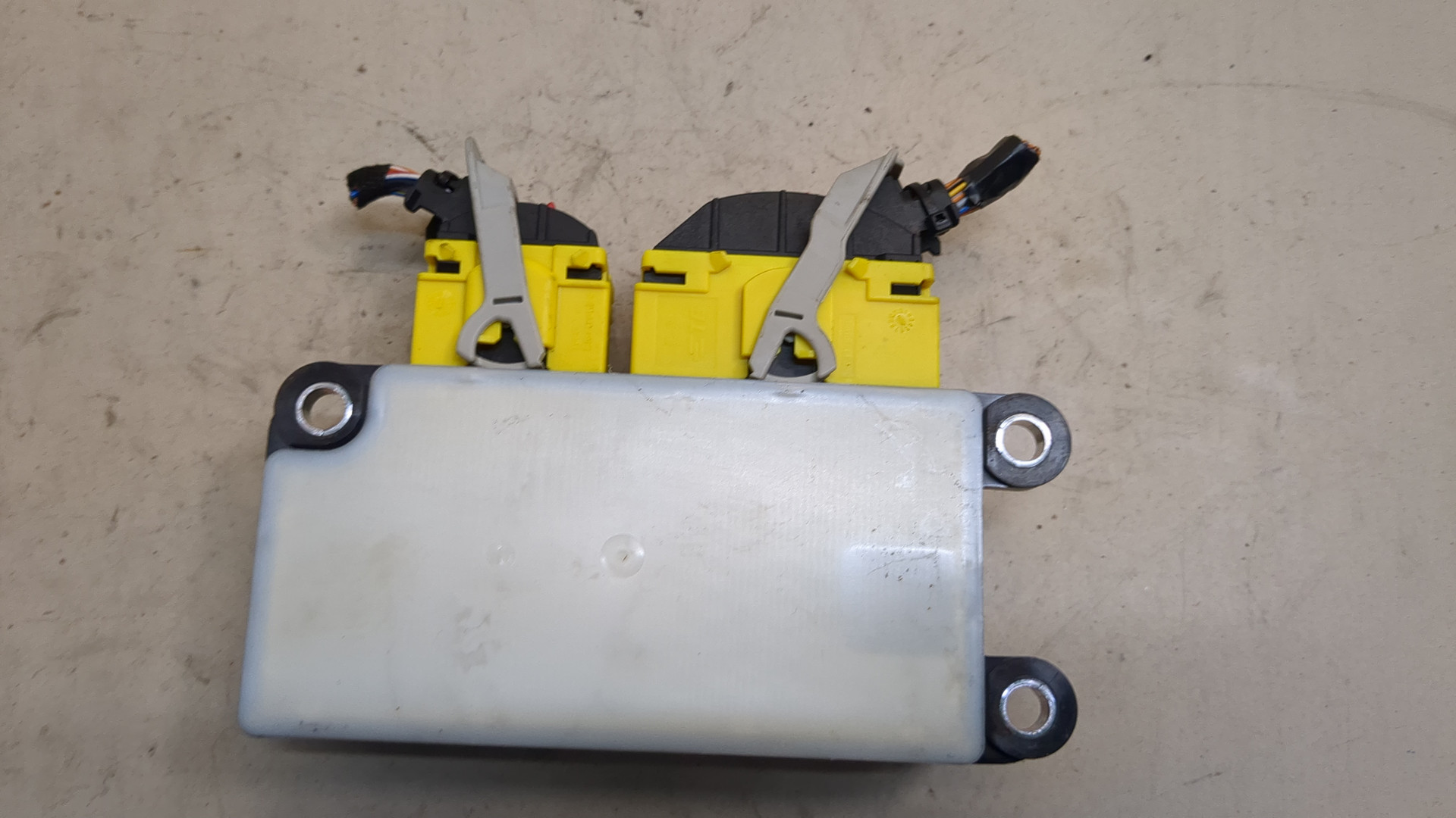 Блок управления подушек безопасности (AIR BAG)