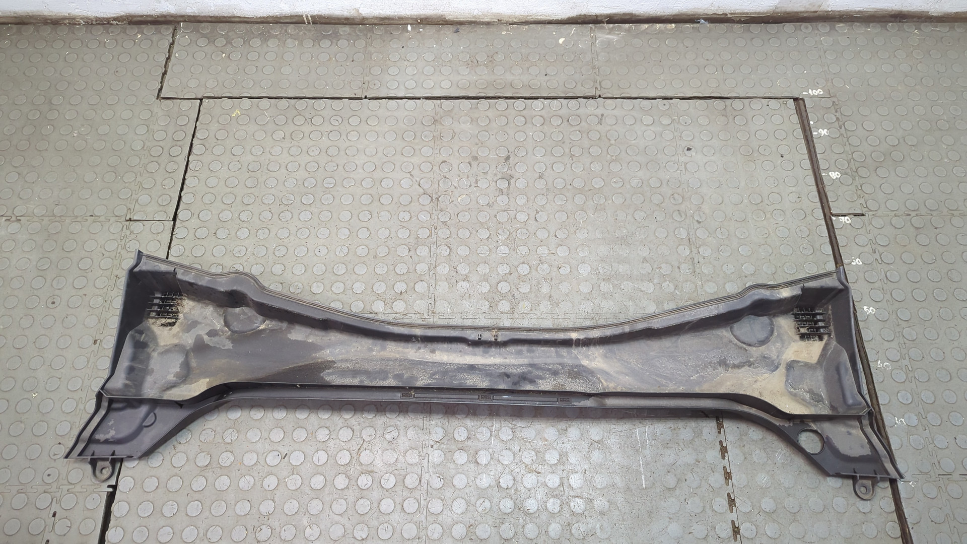 Решетка стеклоочистителей (Жабо)