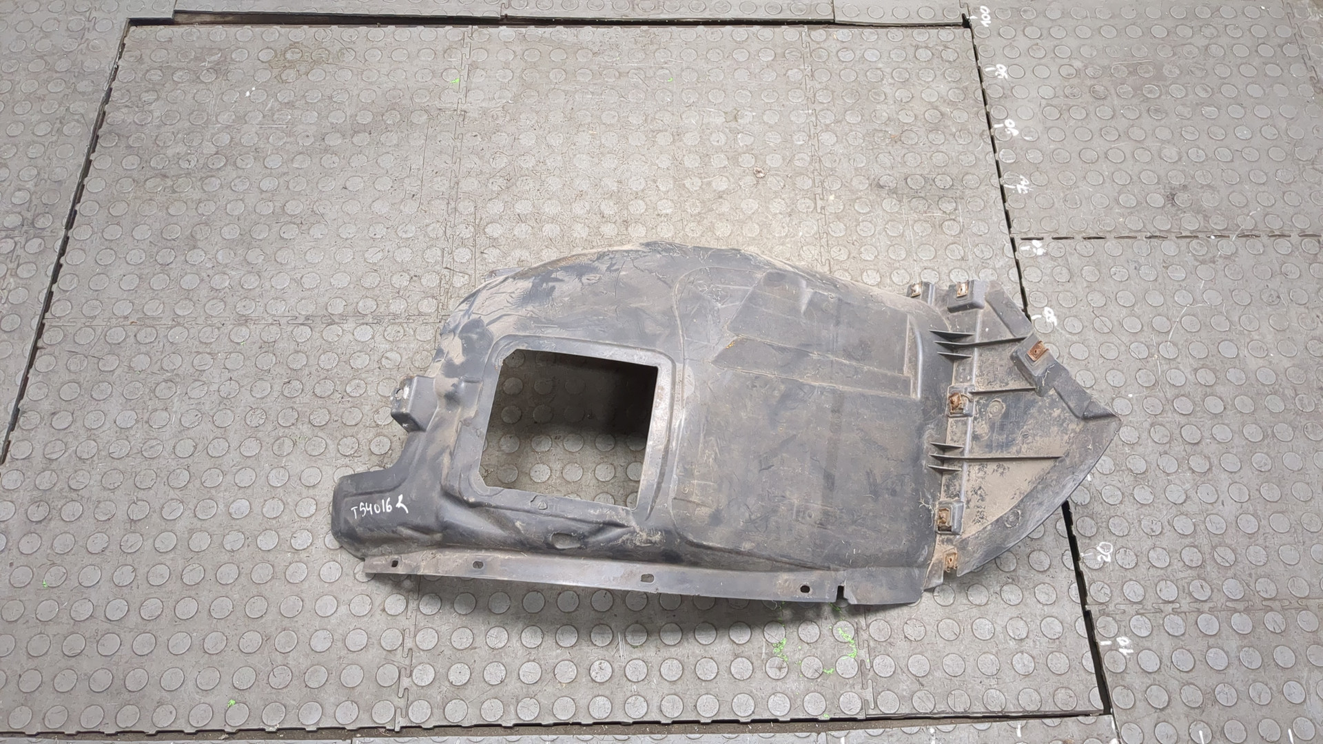 Локер передний правый