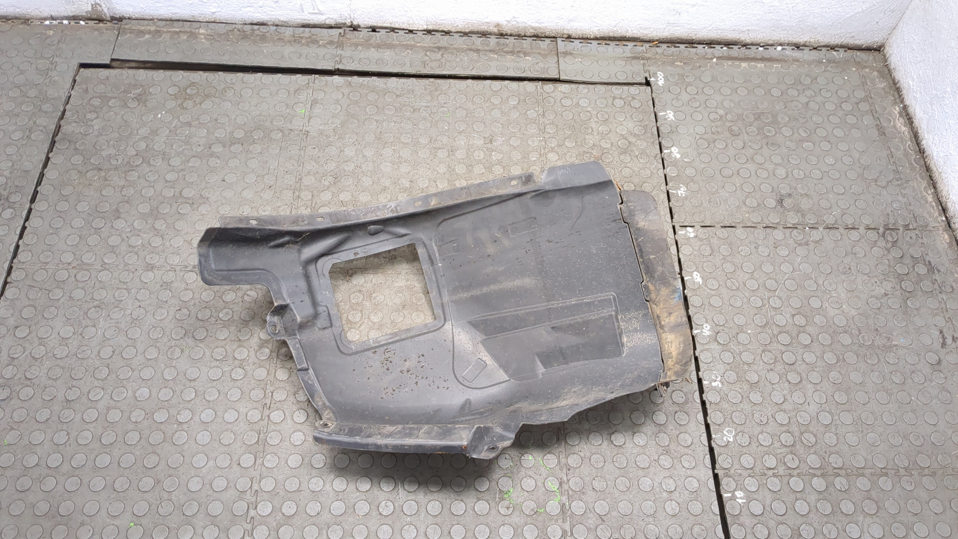 Локер передний правый