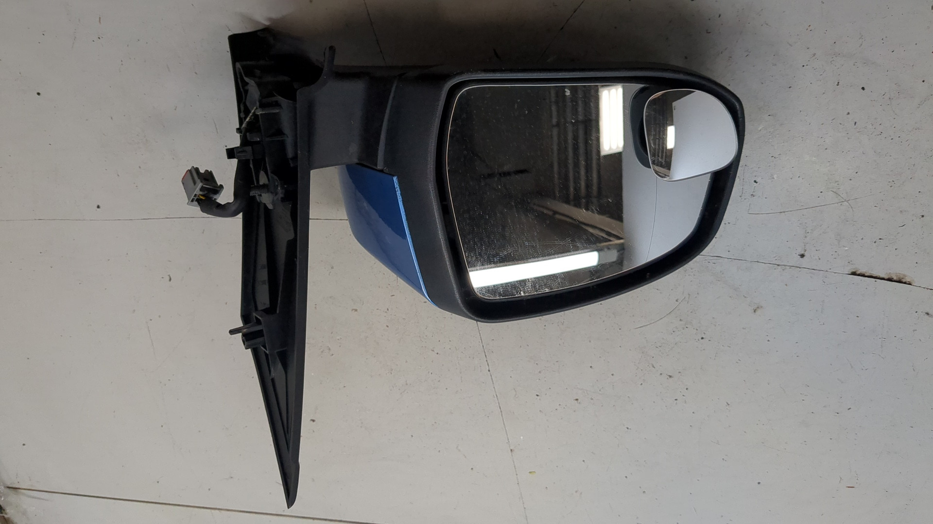 Зеркало левое электрическое