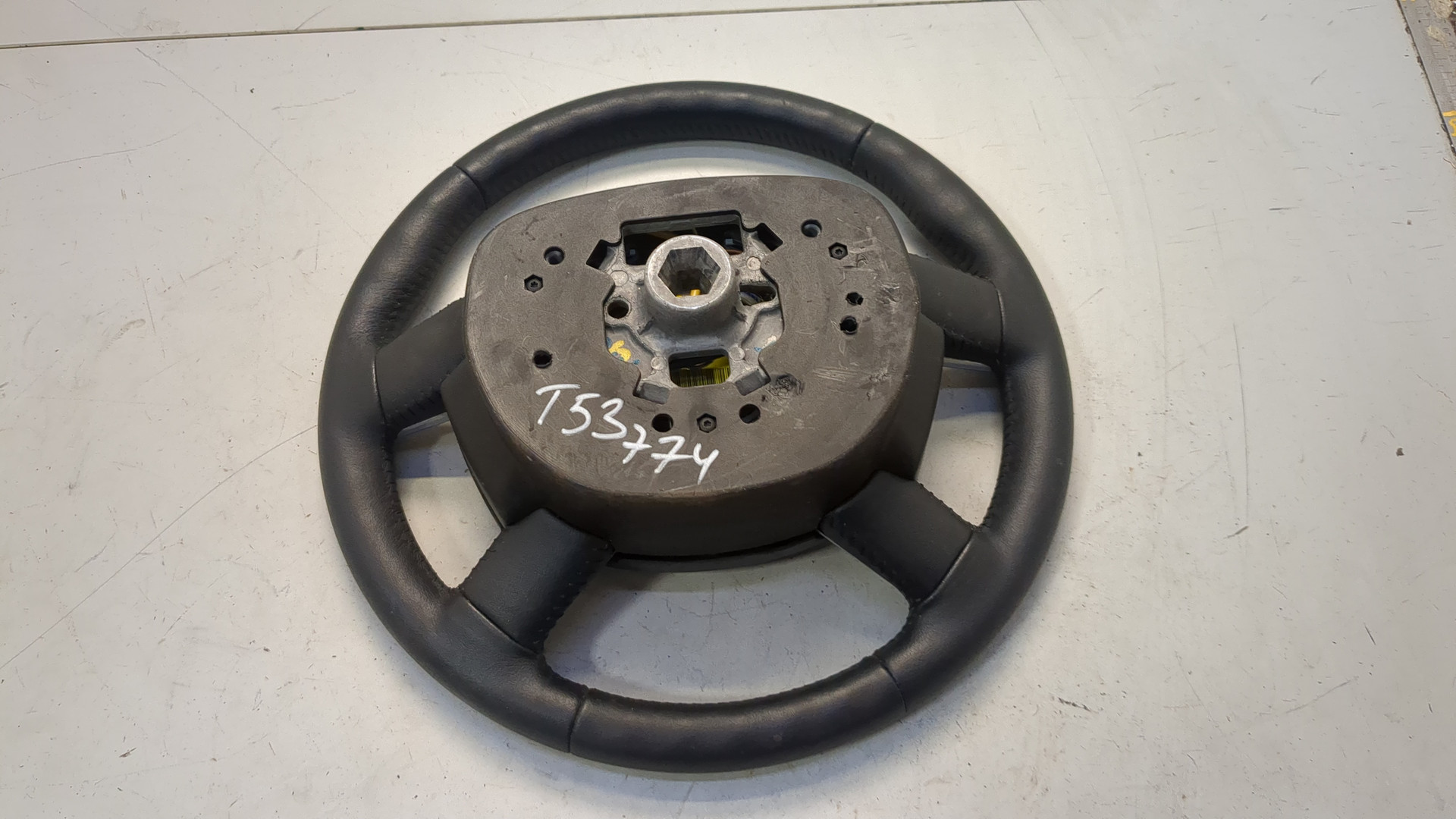 Рулевое колесо (руль)