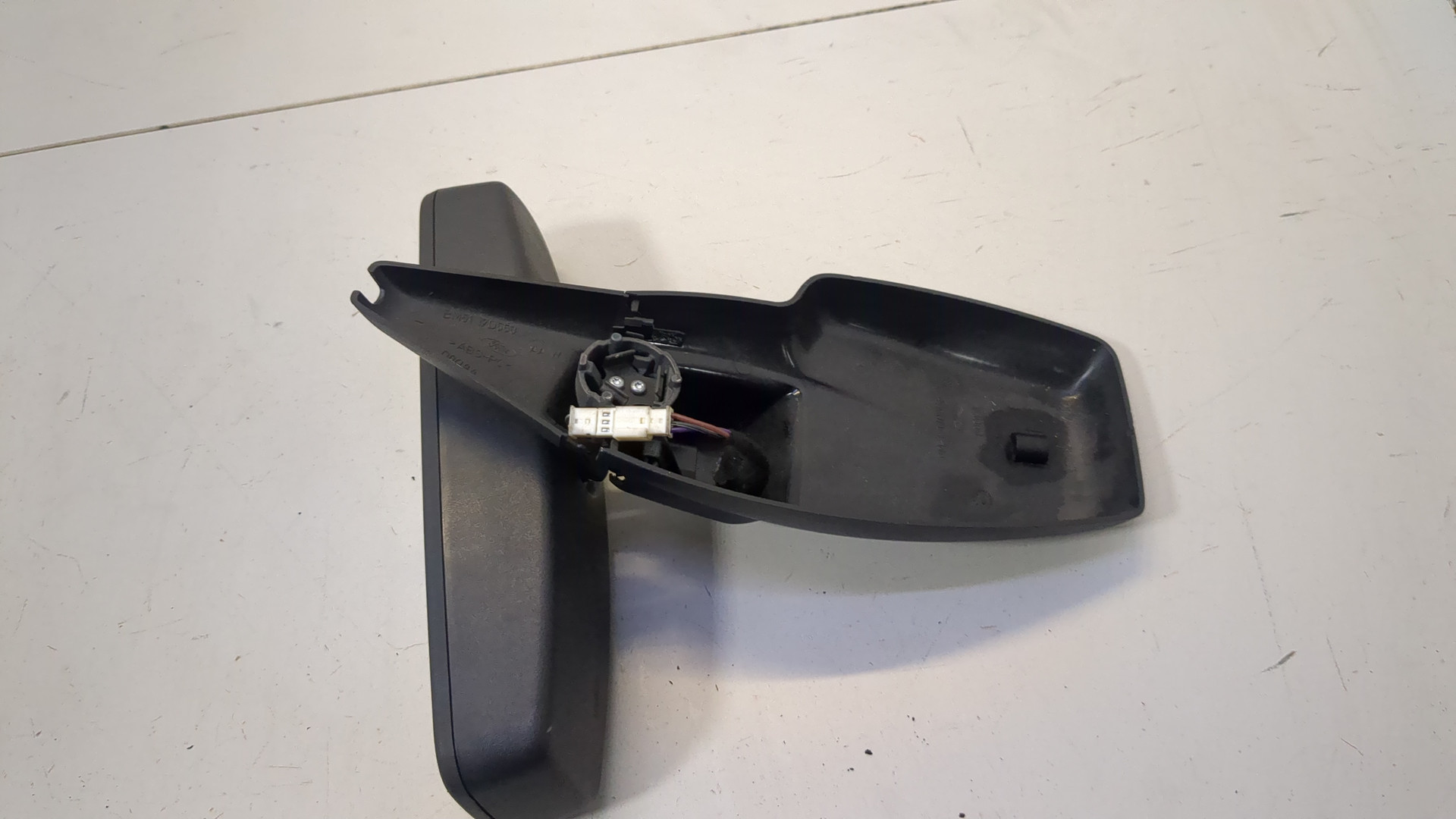 Зеркало заднего вида