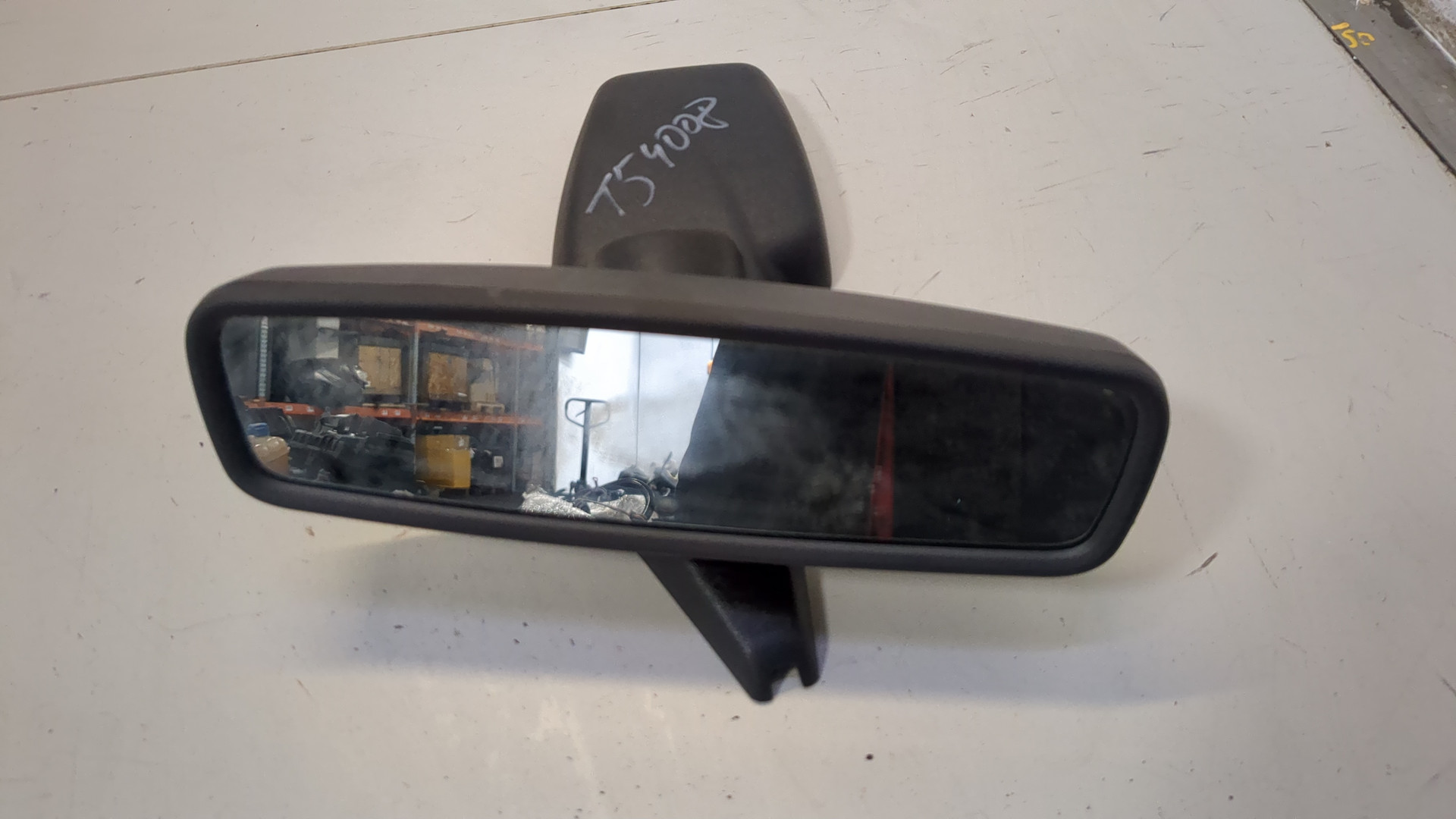 Зеркало заднего вида