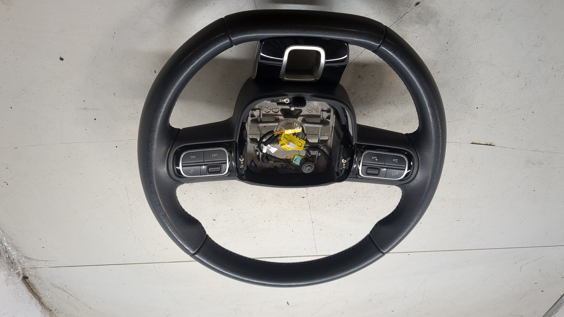 Рулевое колесо (руль)