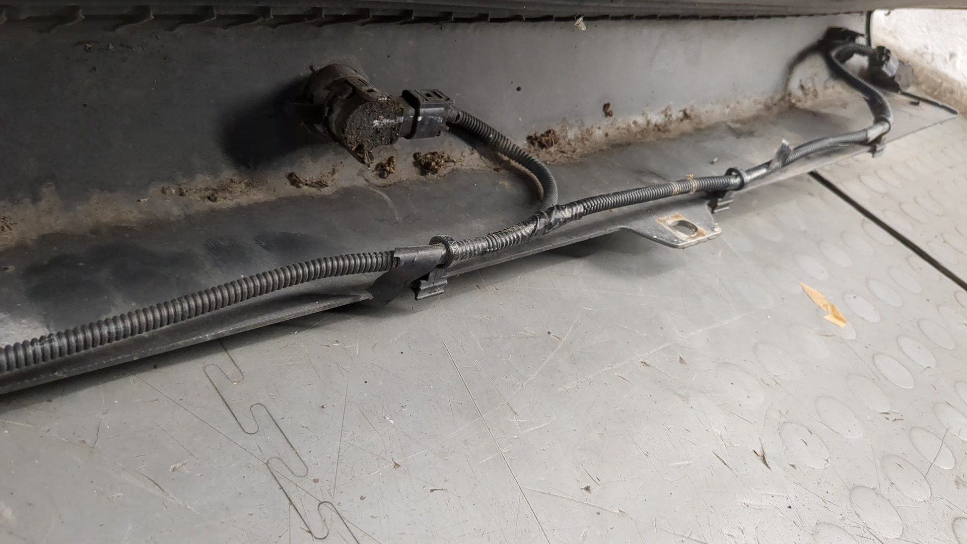 Бампер задний