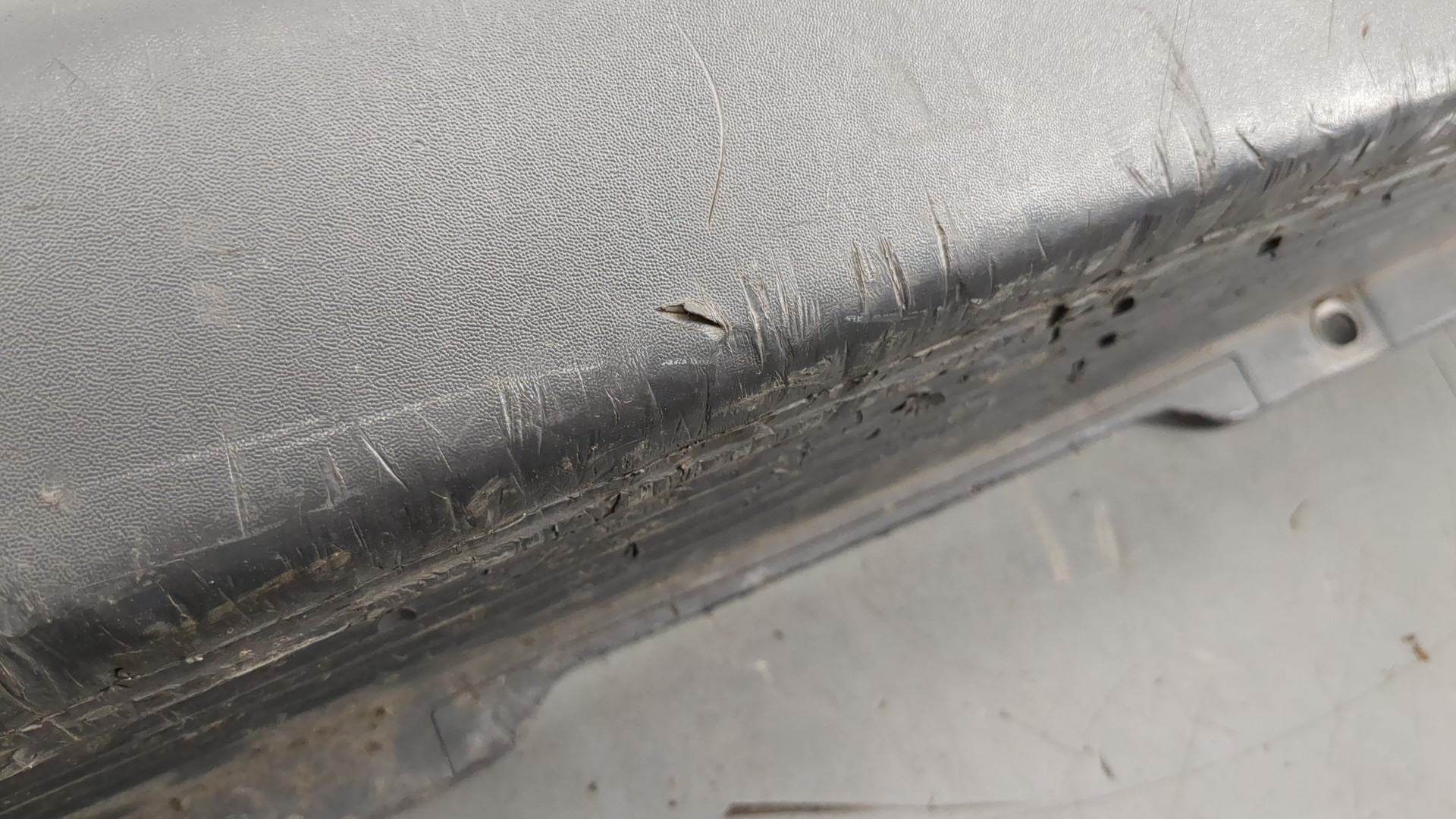 Бампер задний