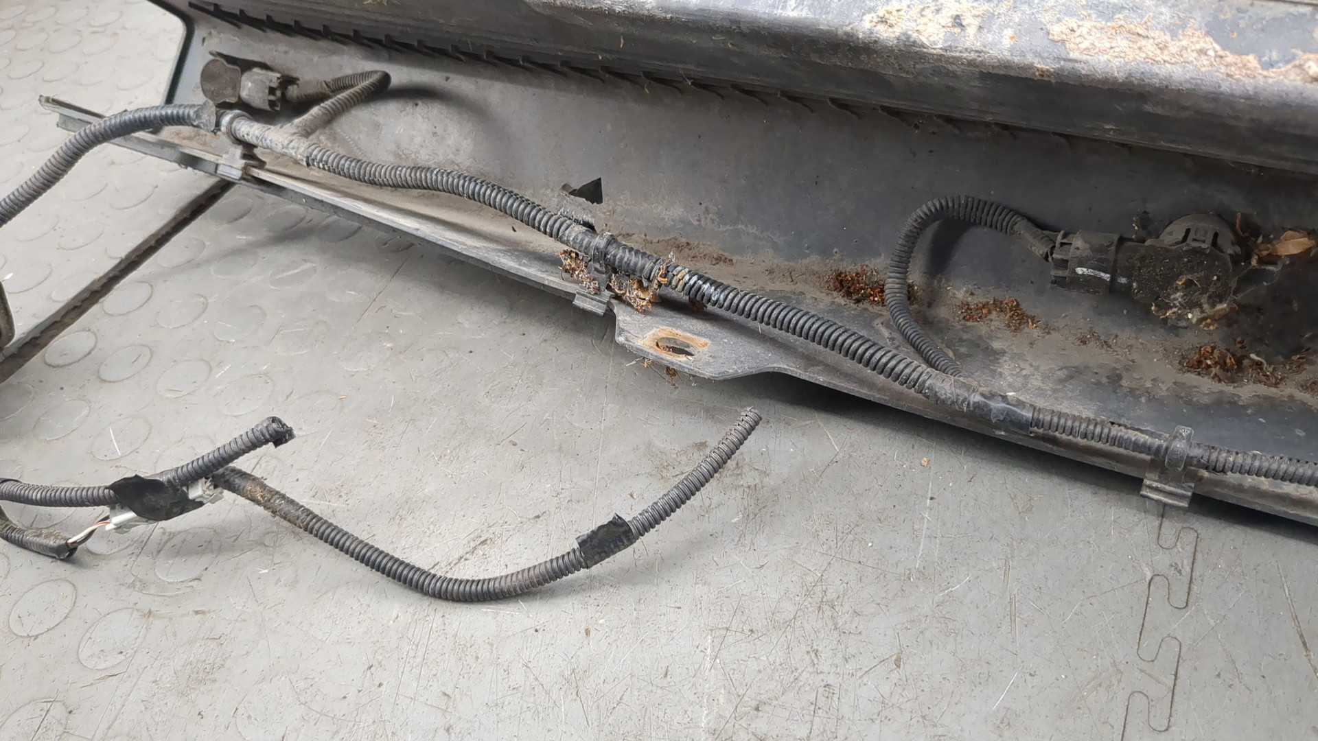 Бампер задний