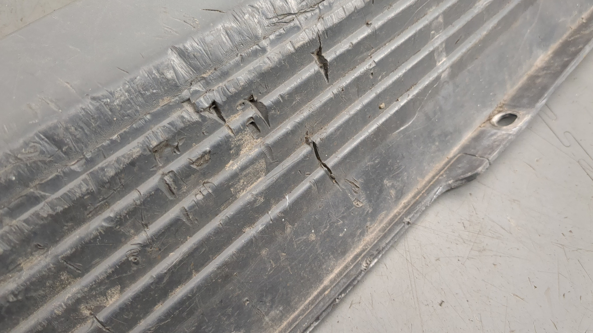 Бампер задний