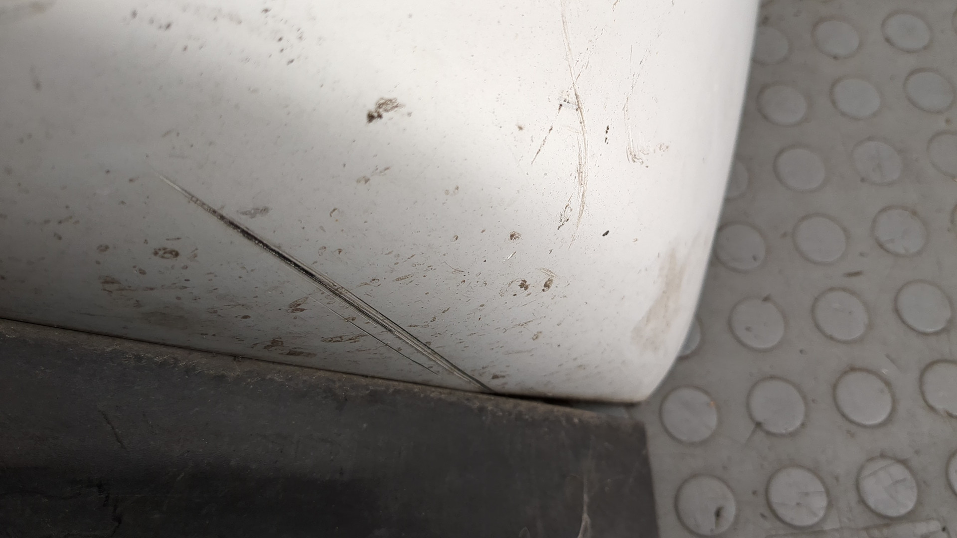 Бампер передний