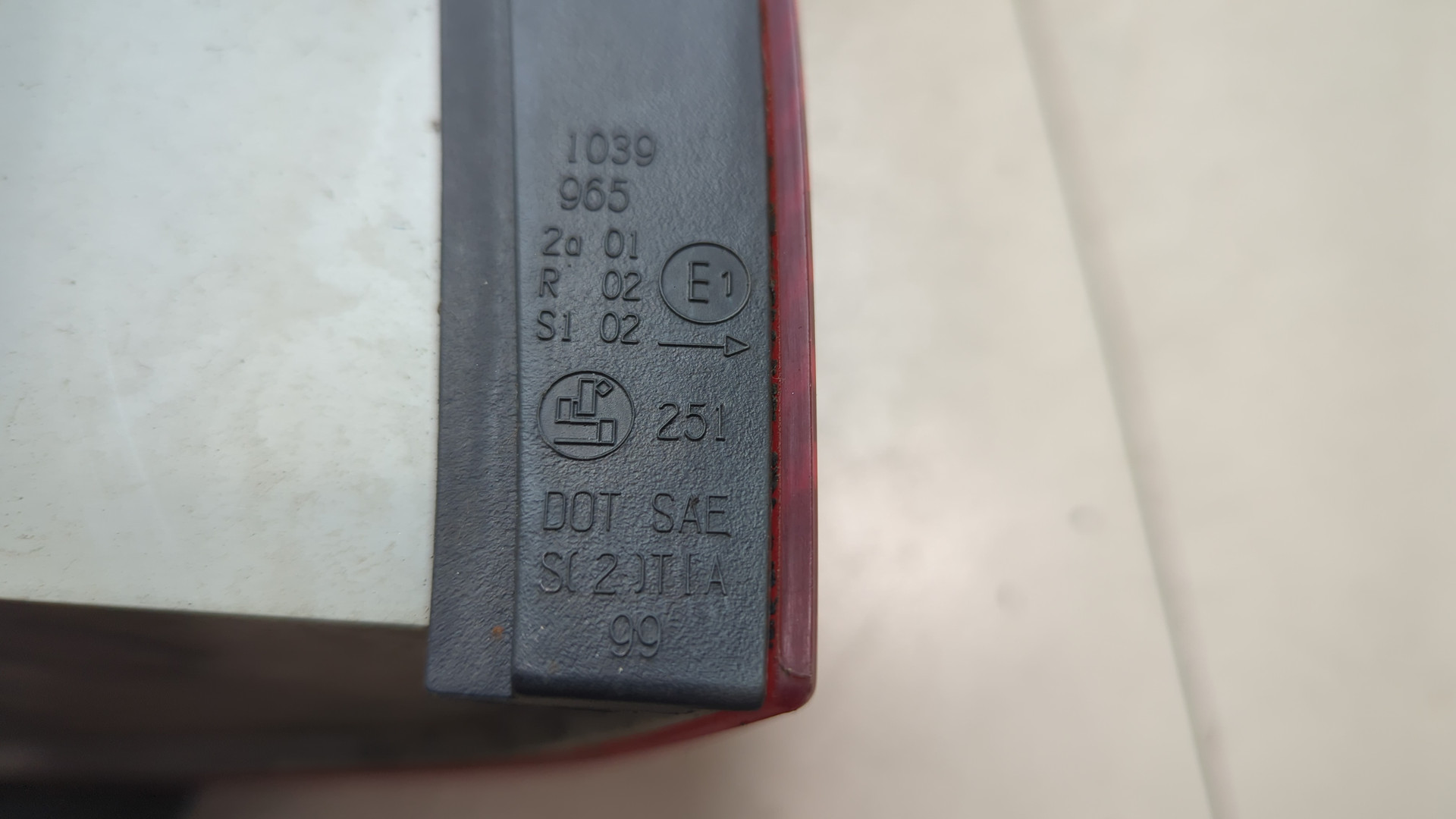 Фонарь задний правый